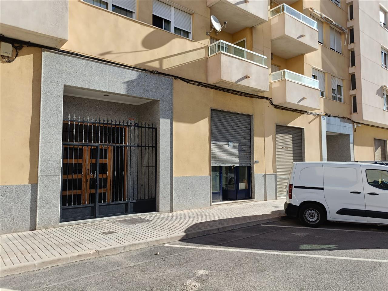 Loja Comercial Espaciosa em Alacant com 268m² - Image 2