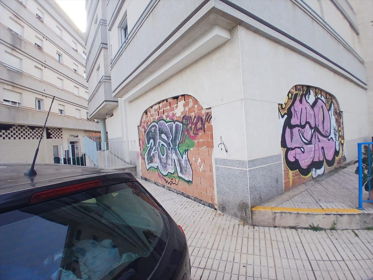 - Image 3