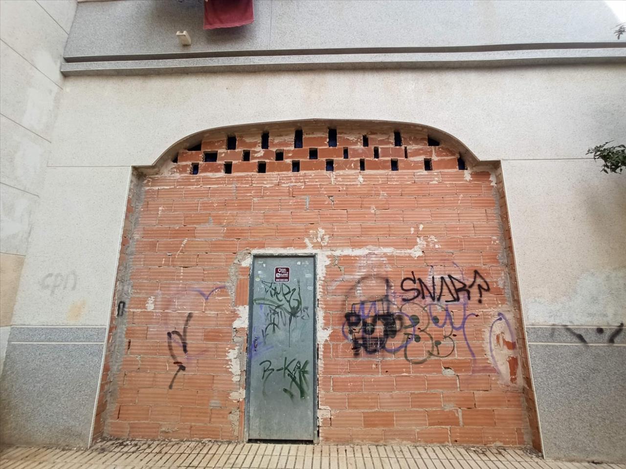 - Image 4
