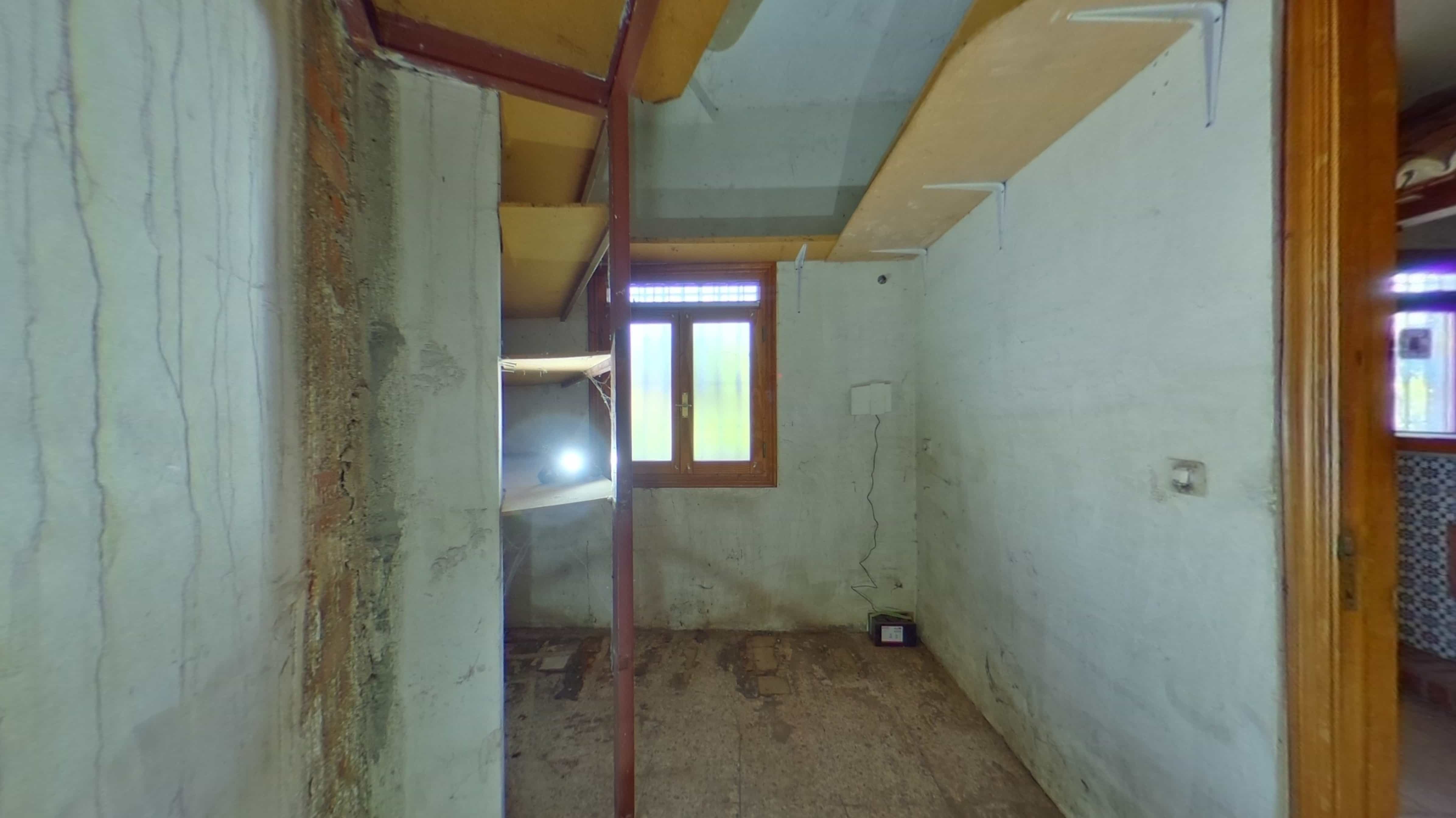  - Image 14
