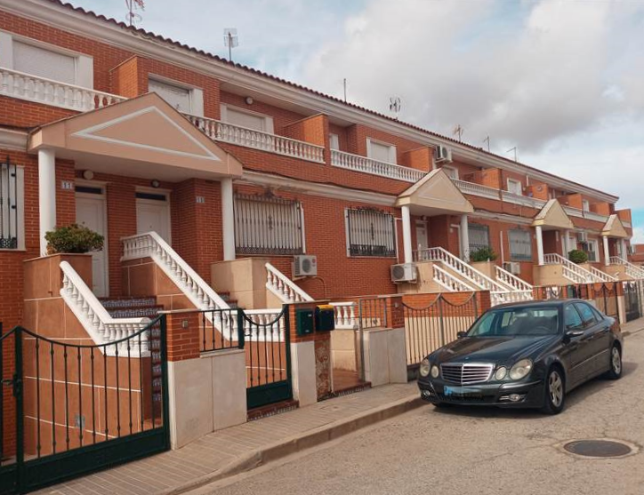 Casa adosada en Gañanes