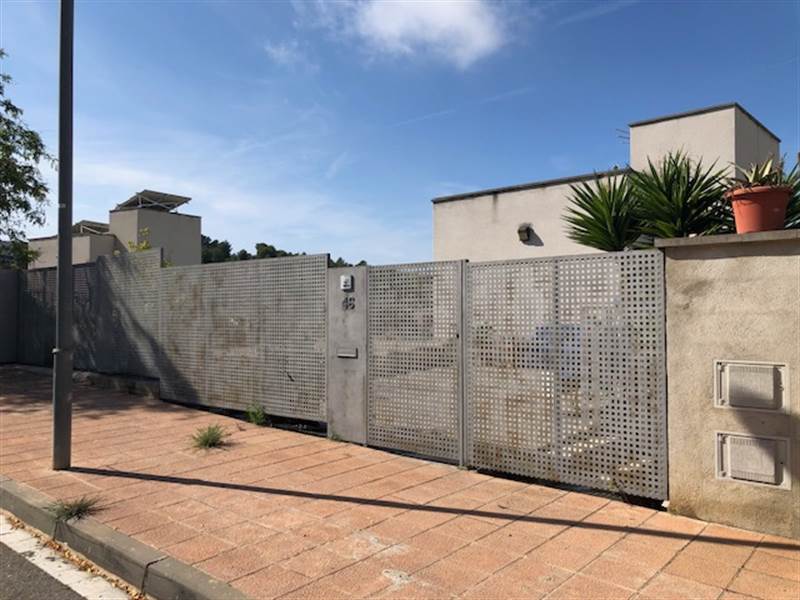 Casa en Turo, Del