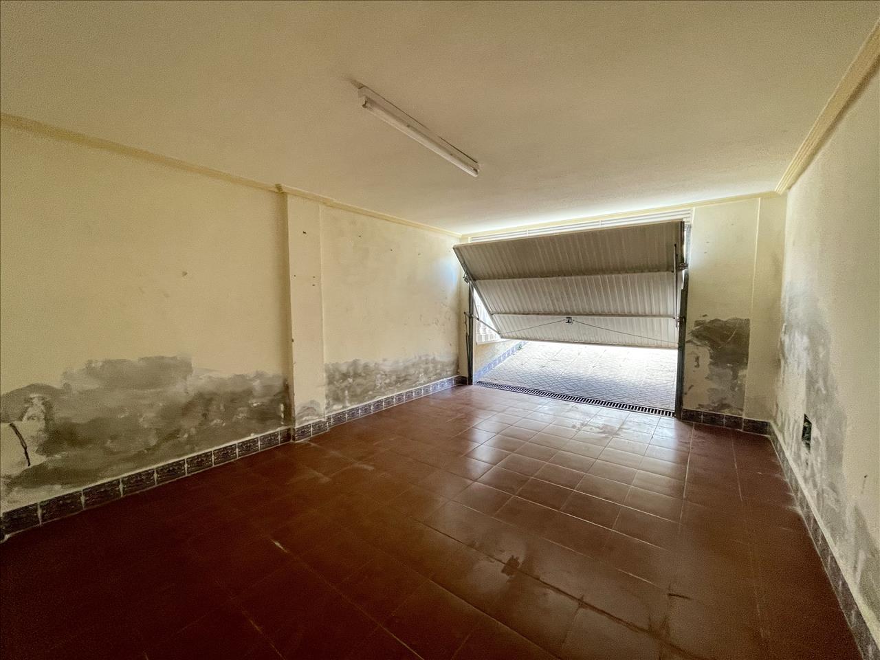 Moradia Moderna com Jardim, Piscina e Estacionamento em Alicante - Image 21
