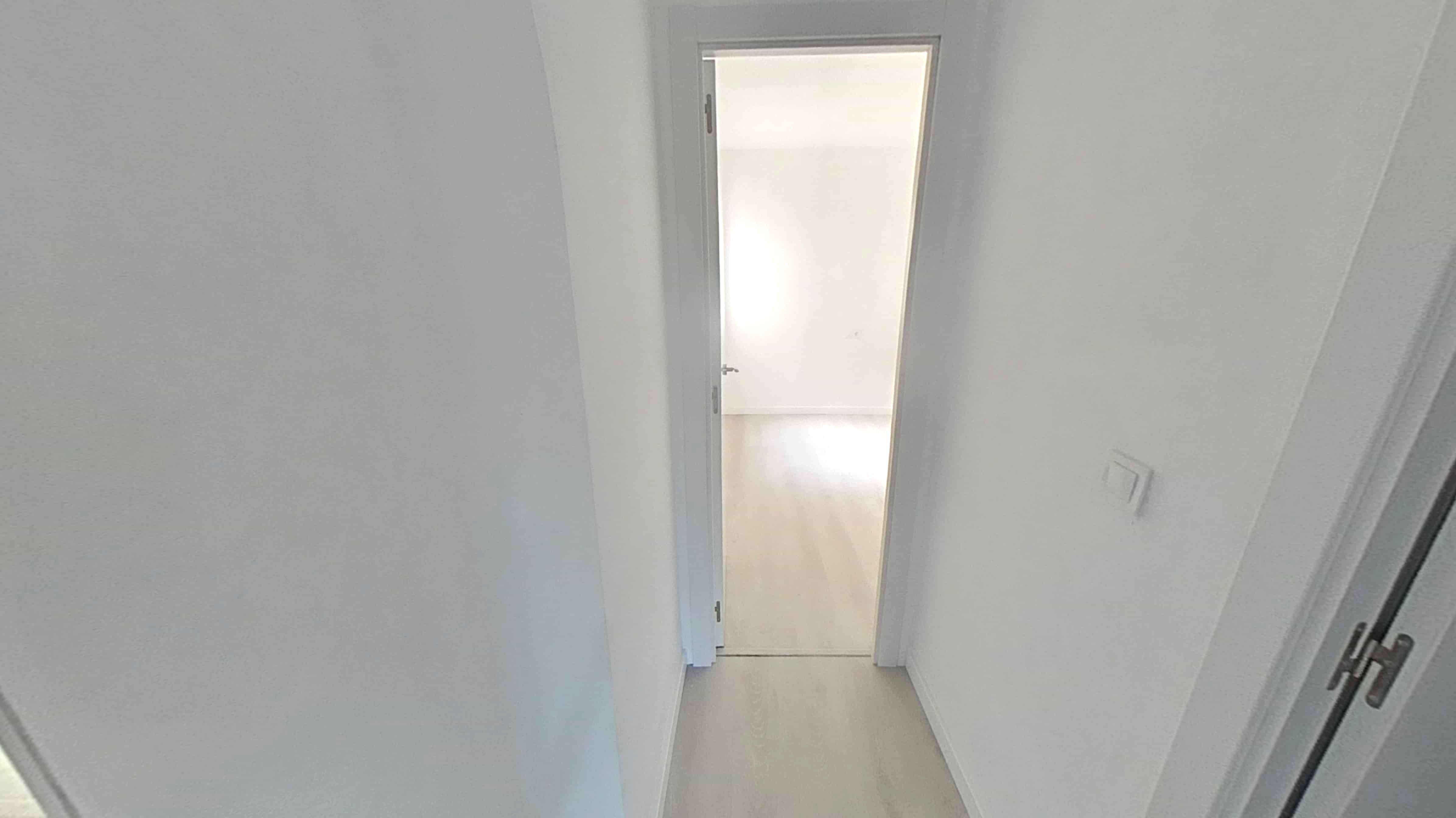 Apartamento em Torrevieja, Alicante - Oportunidade de Recuperação - Image 20