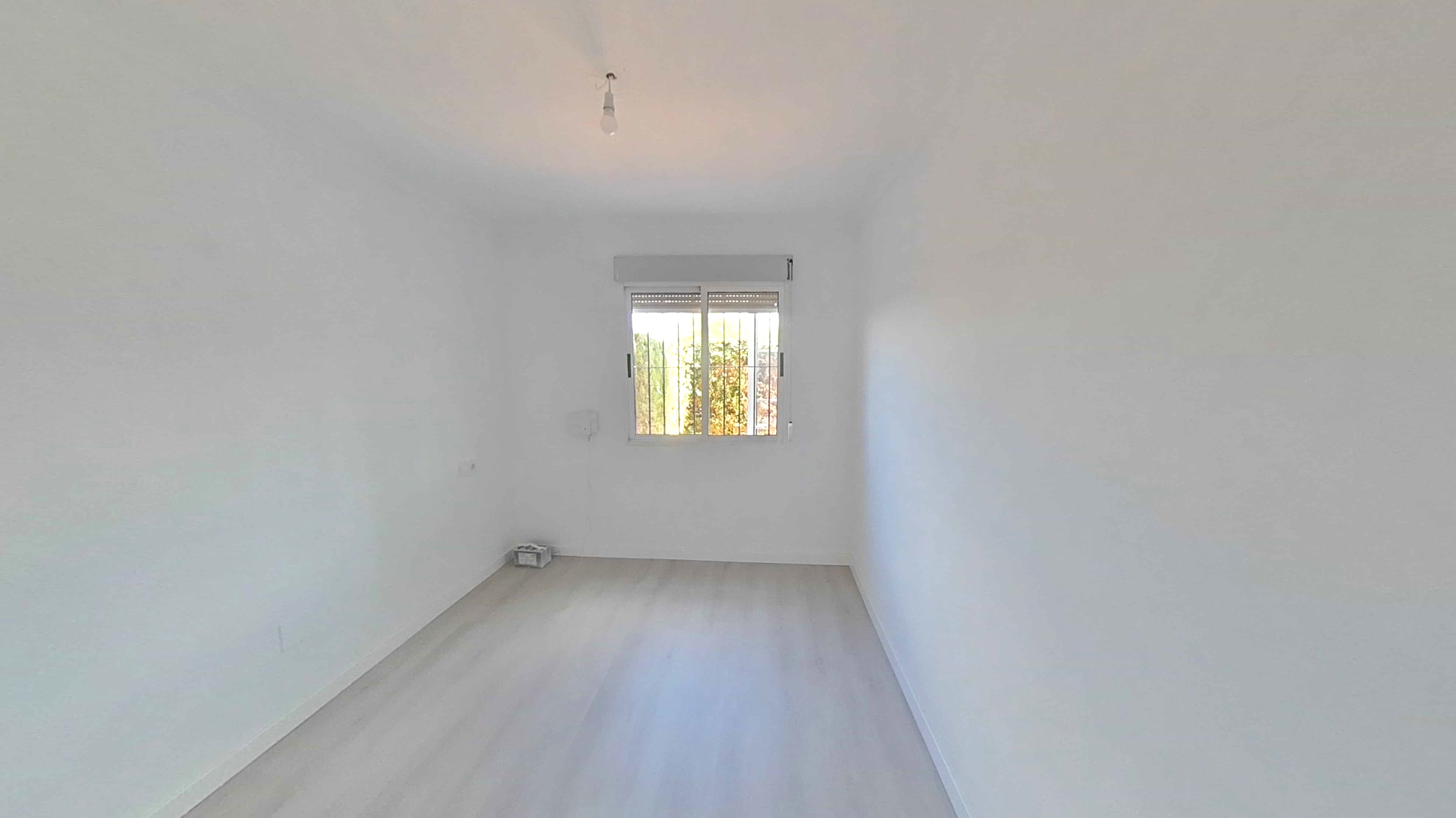 Apartamento em Torrevieja, Alicante - Oportunidade de Recuperação - Image 27