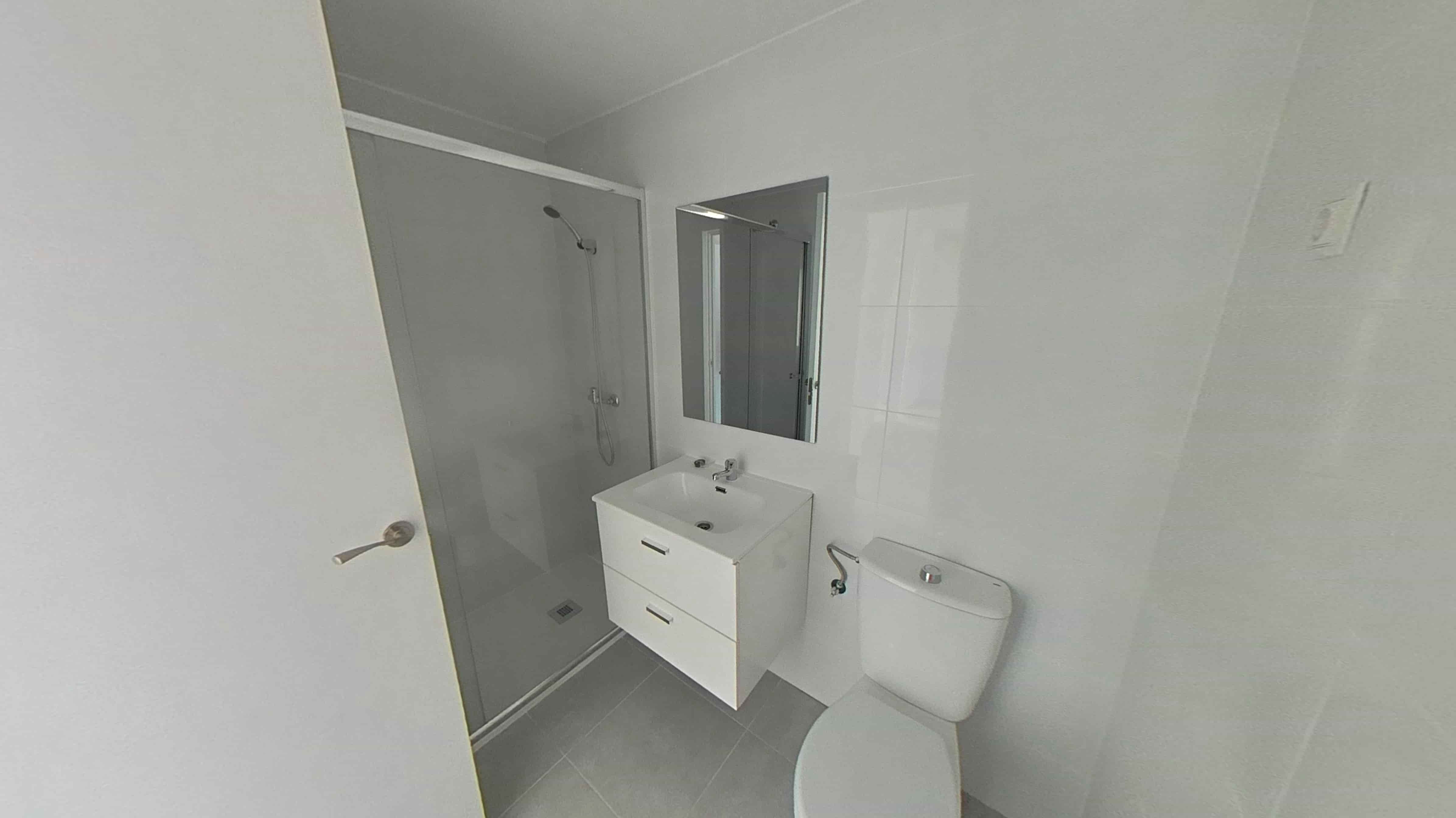 Apartamento em Torrevieja, Alicante - Oportunidade de Recuperação - Image 29