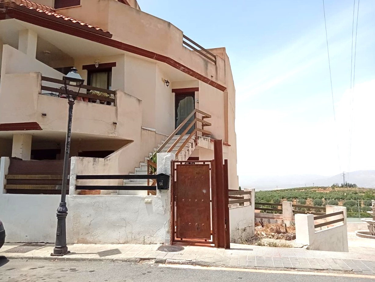 Vivienda en Cogollos de la Vega, Granada