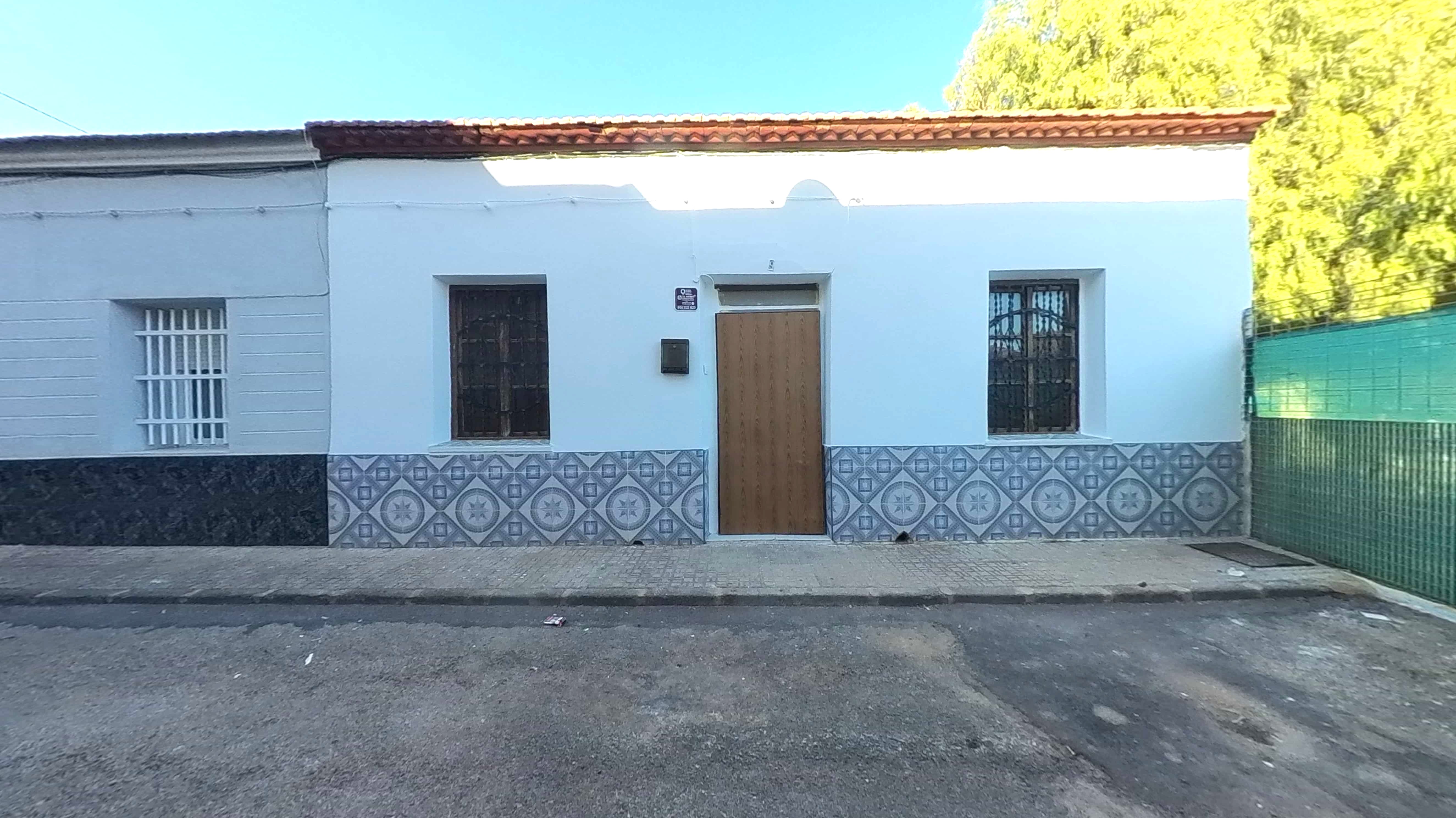 Casa independiente en Escuelas - Alumbres
