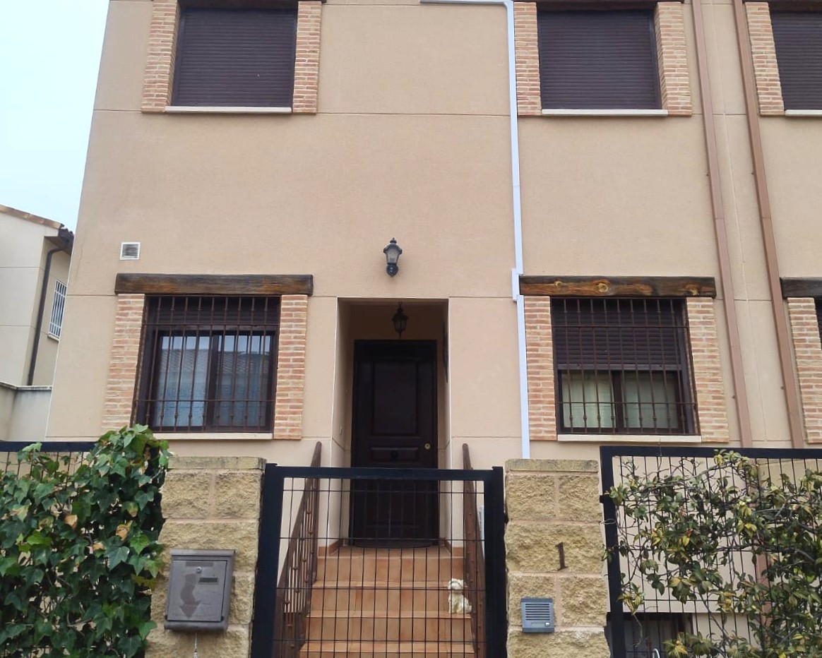 Casa independiente en Pastora Imperio