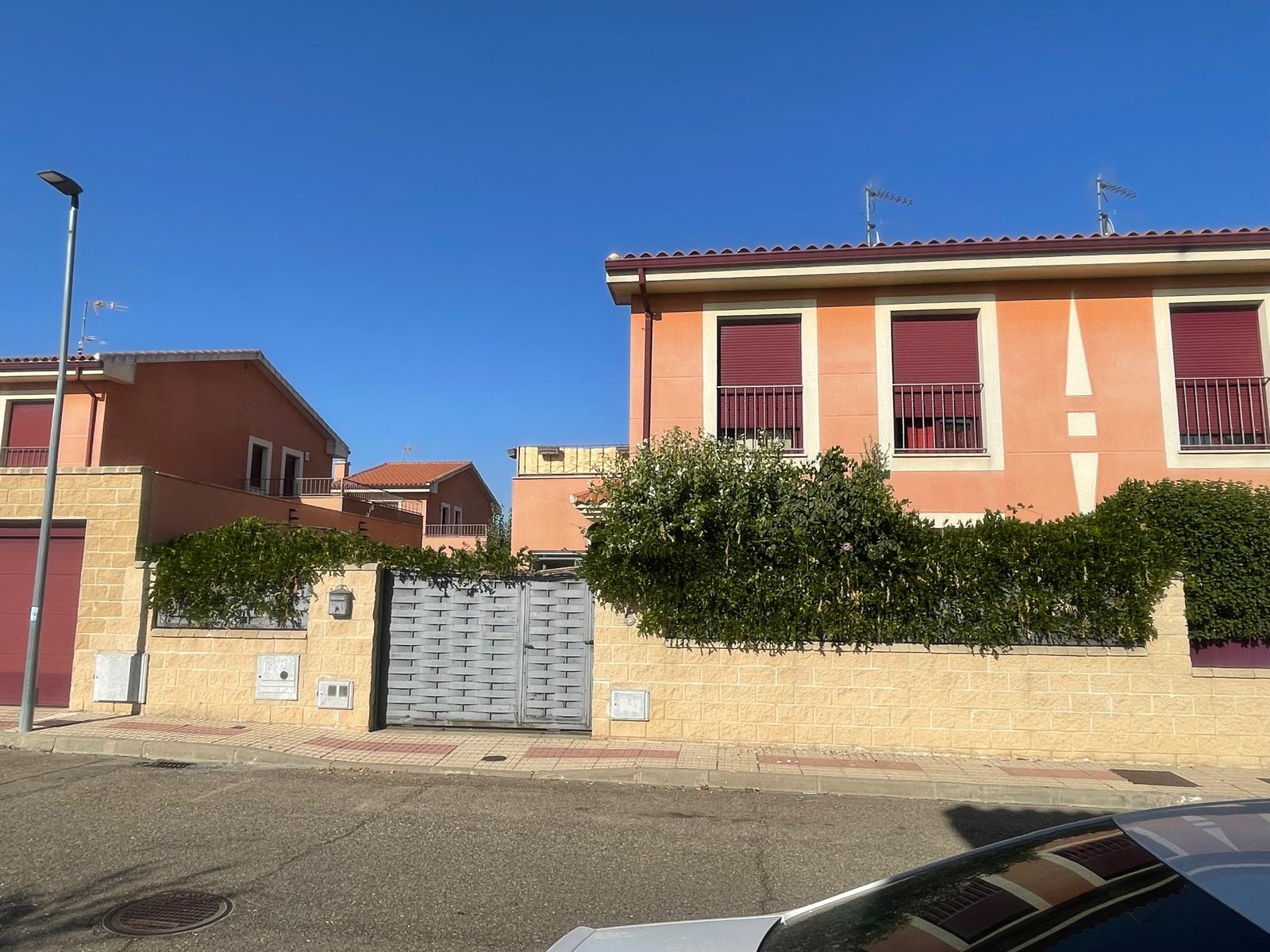 Casa independiente en Miguel De Unamuno