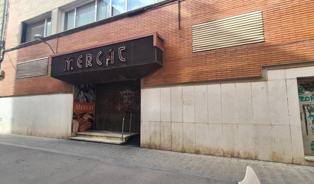 Oportunidade Única em Girona: Espaço para Recuperar - Image 1
