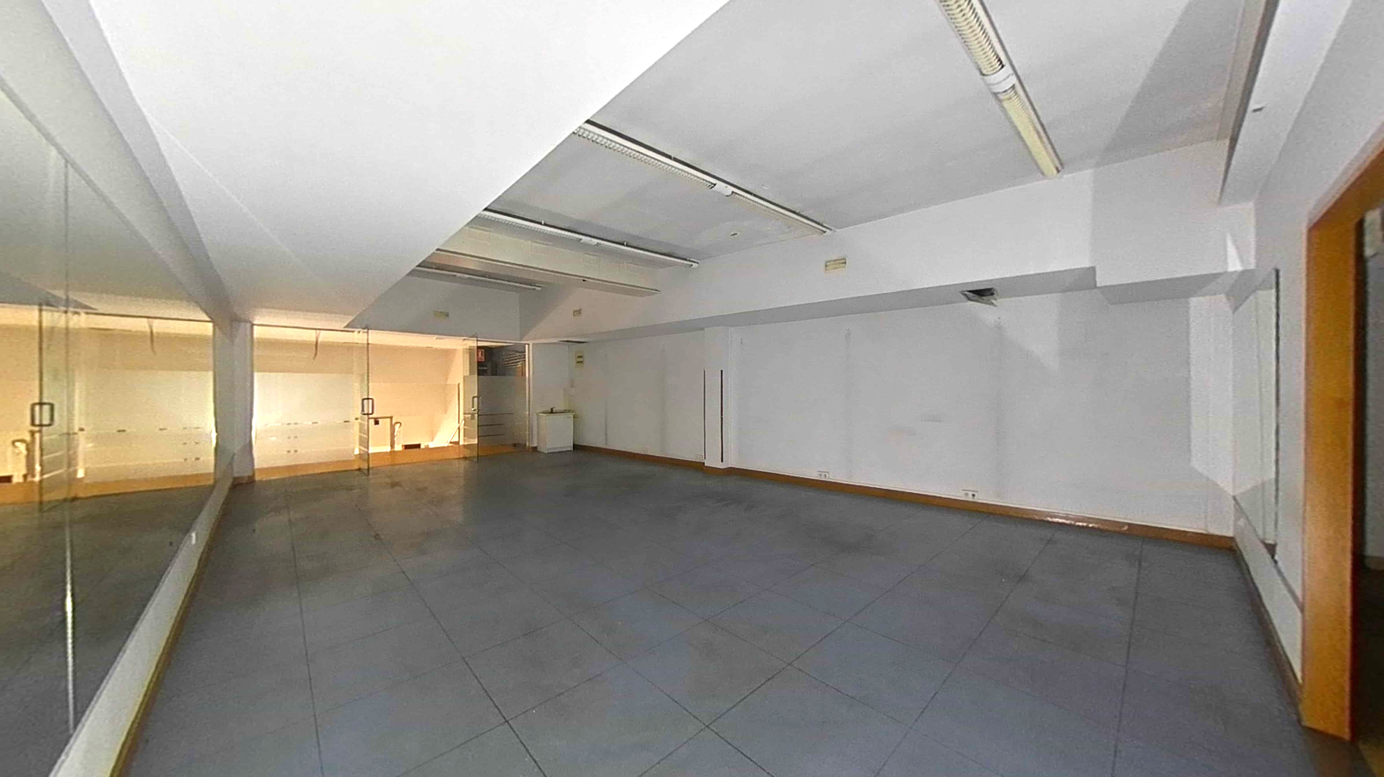 Imóvel para Recuperação em Figueres, Girona - 806m² - Image 2