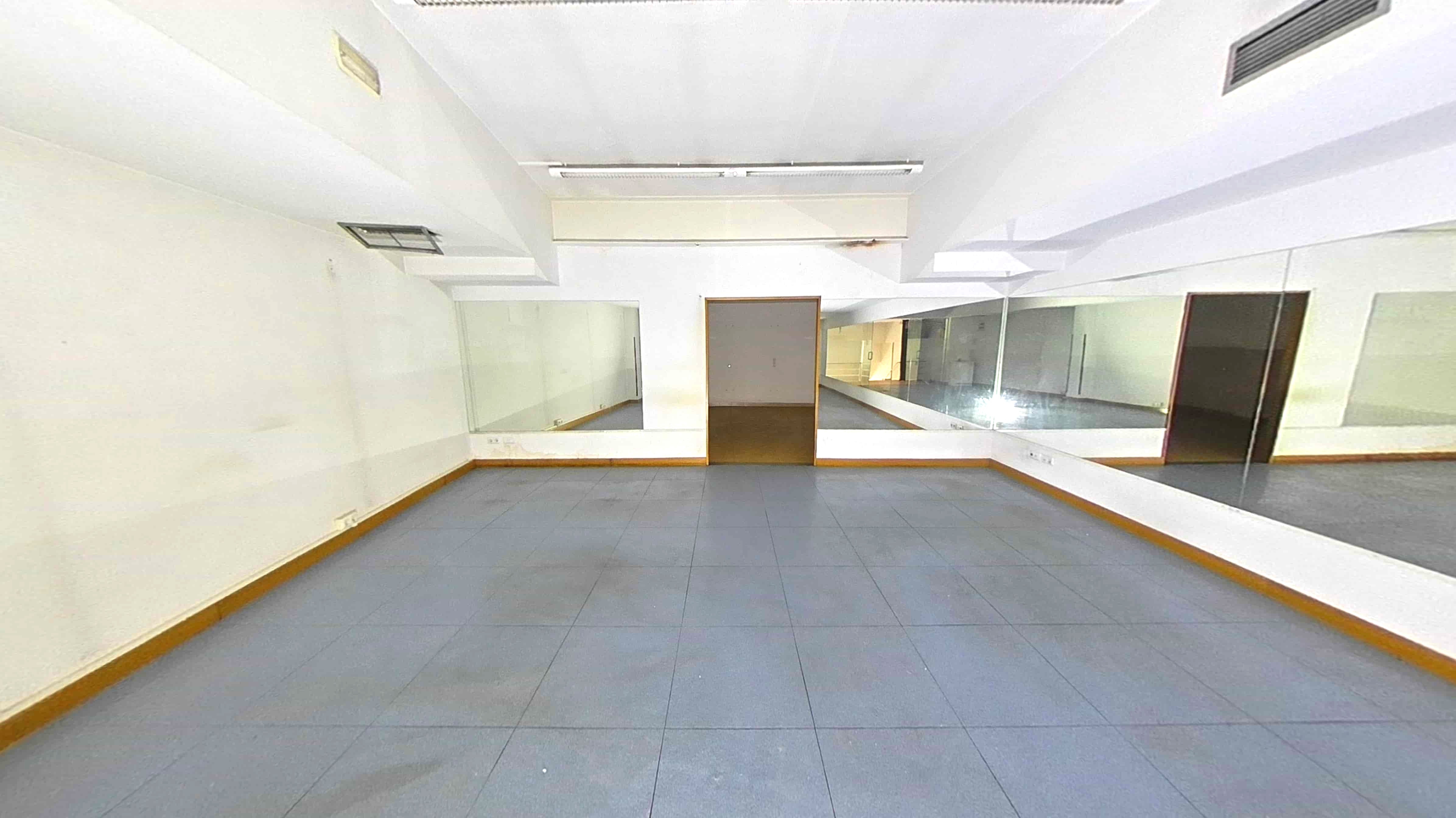 Imóvel para Recuperação em Figueres, Girona - 806m² - Image 3