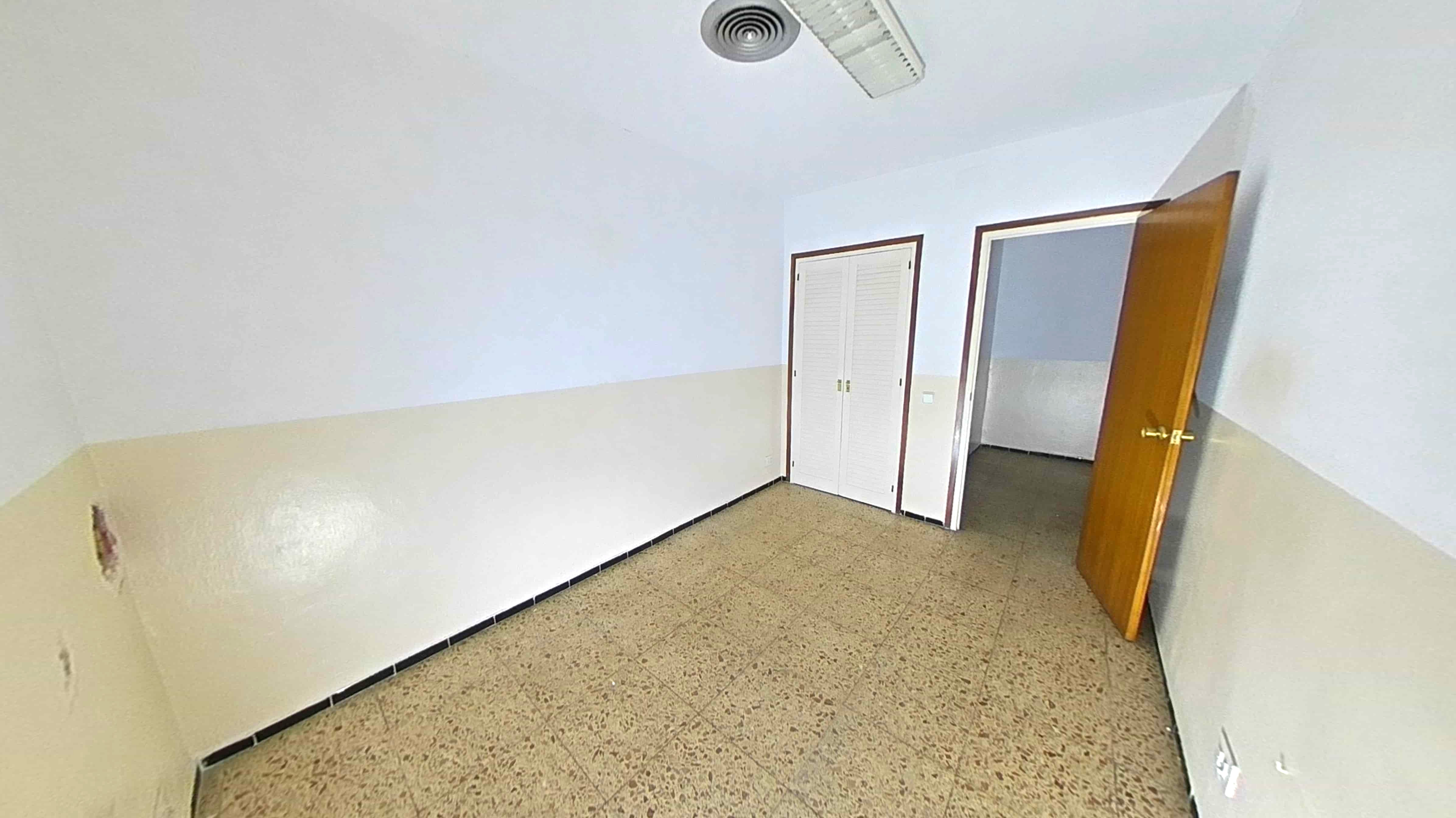 Imóvel para Recuperação em Figueres, Girona - 806m² - Image 6