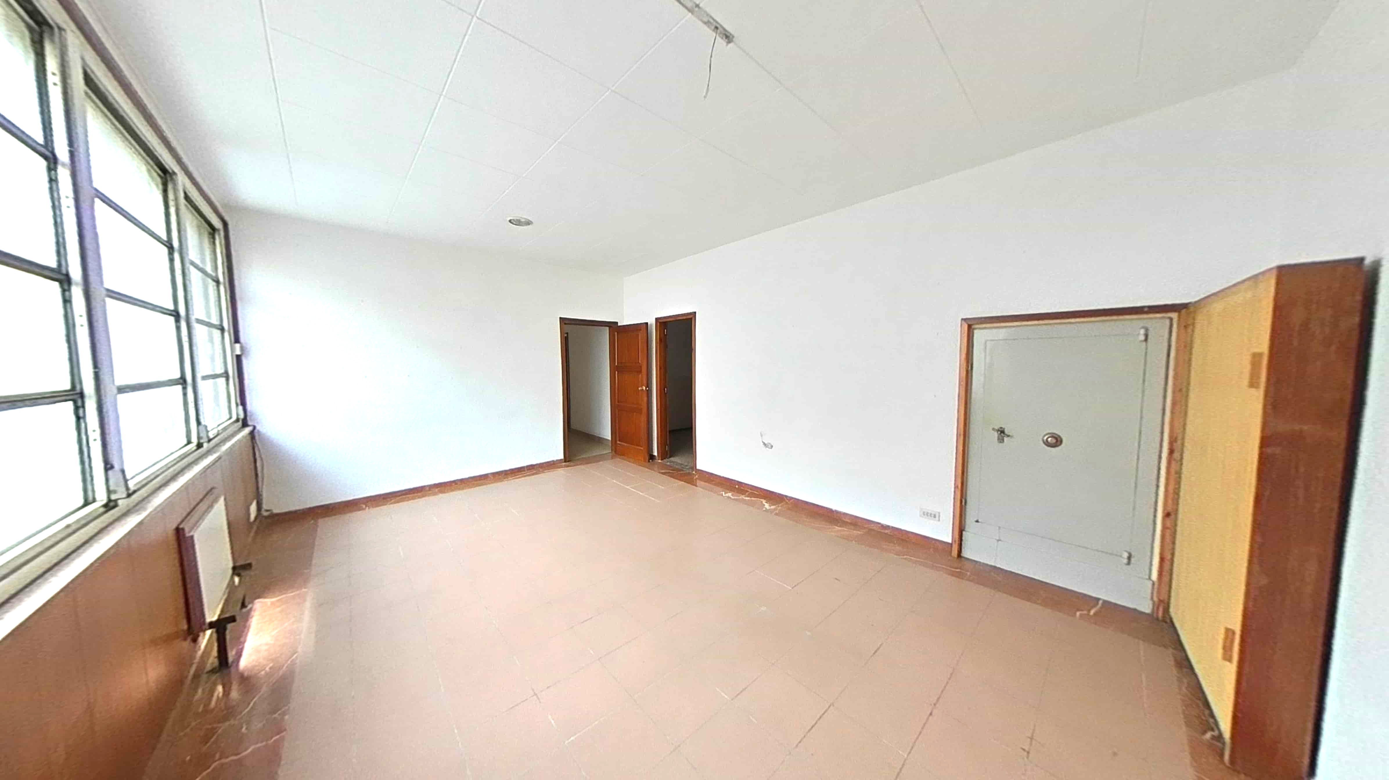 Imóvel para Recuperação em Figueres, Girona - 806m² - Image 7