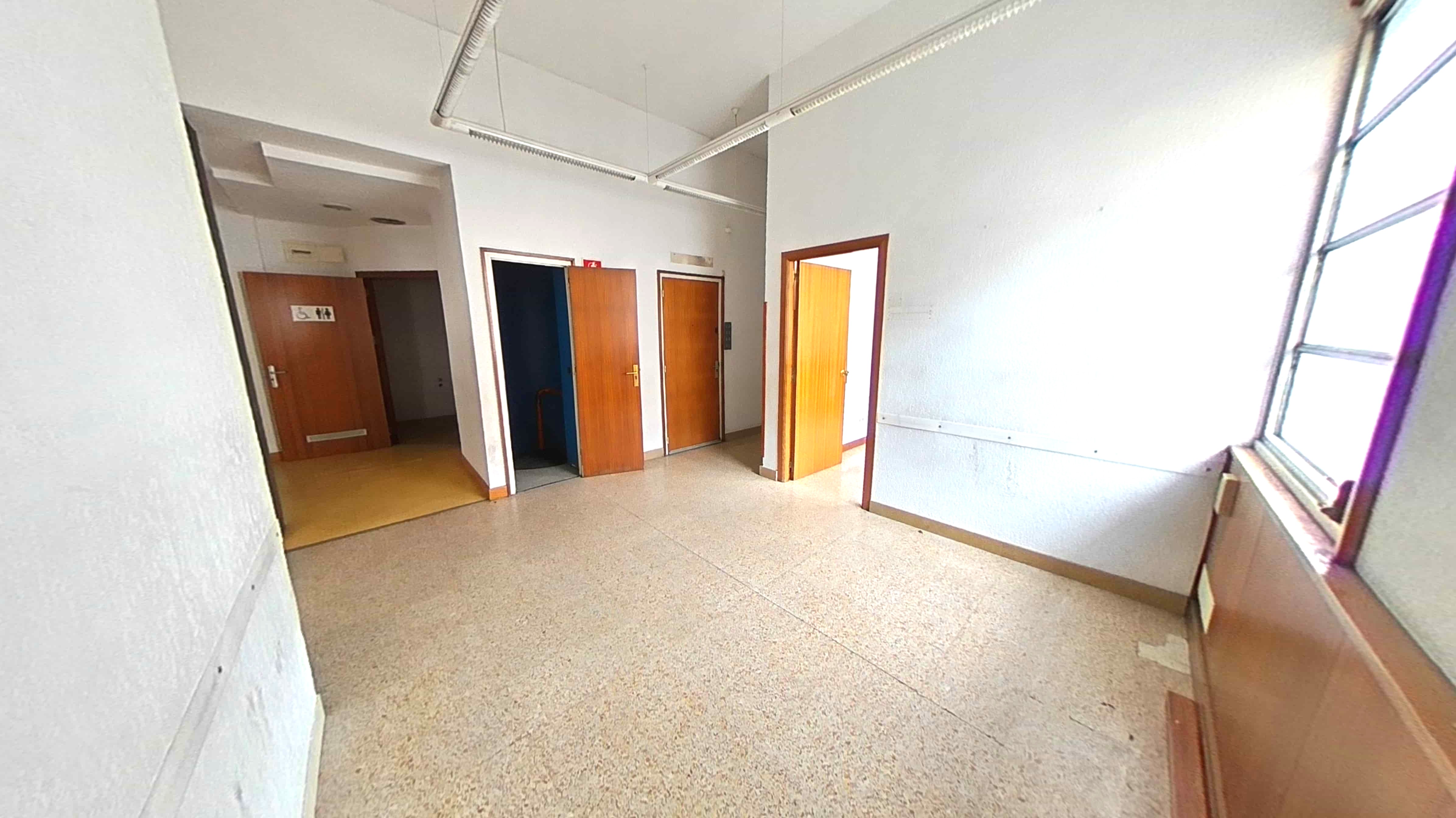 Imóvel para Recuperação em Figueres, Girona - 806m² - Image 8