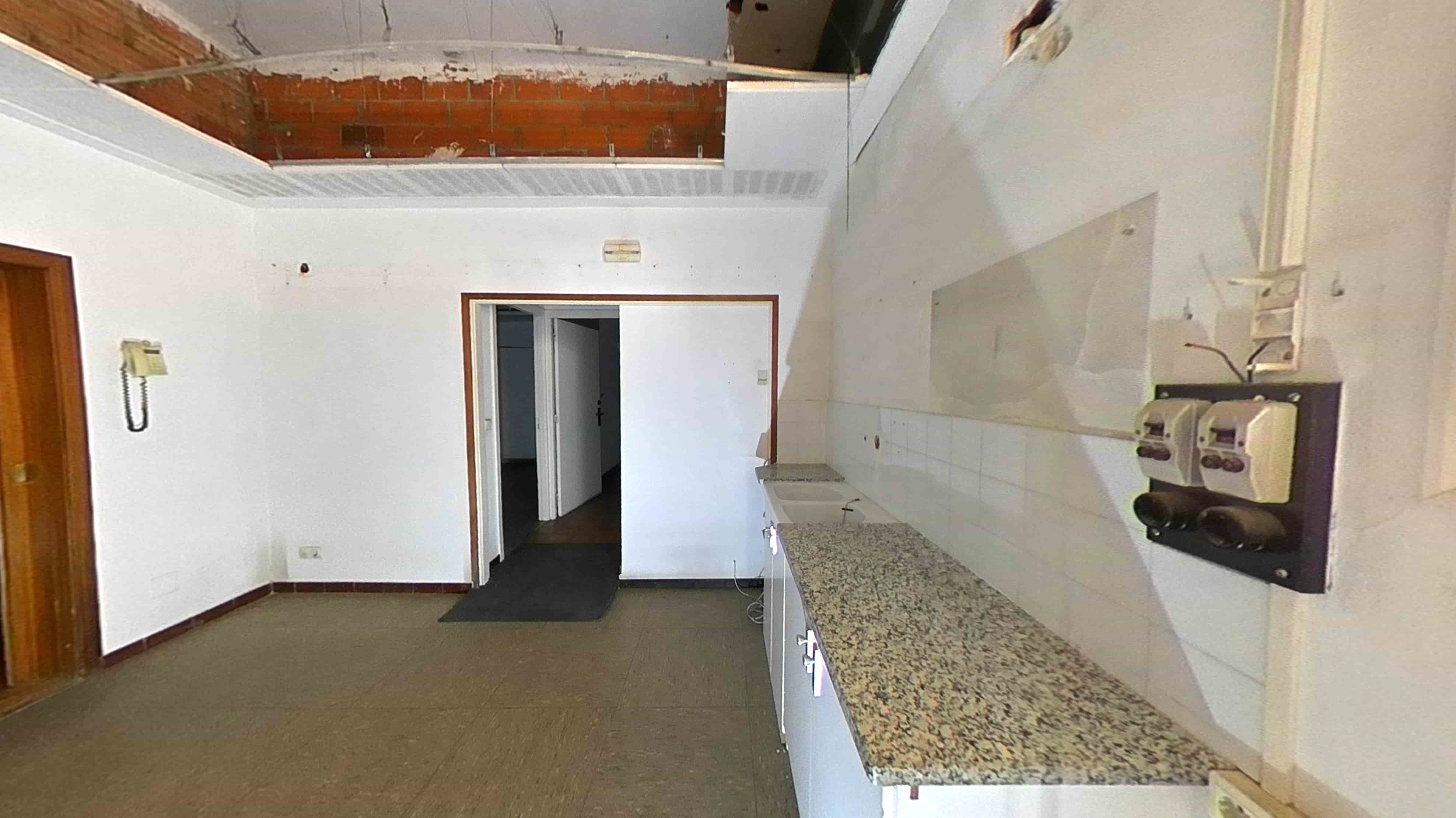 Imóvel para Recuperação em Figueres, Girona - 806m² - Image 12