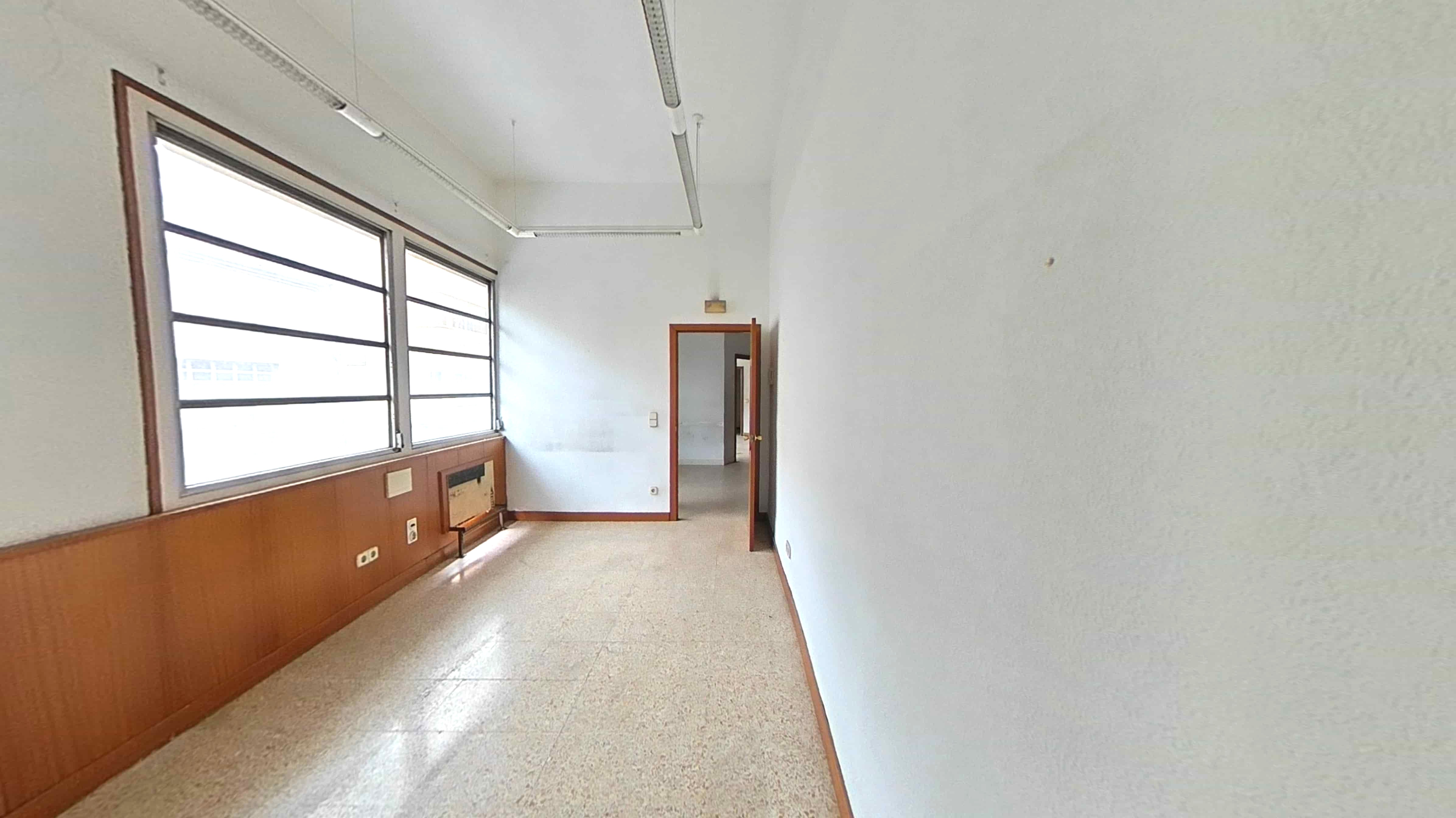 Imóvel para Recuperação em Figueres, Girona - 806m² - Image 16