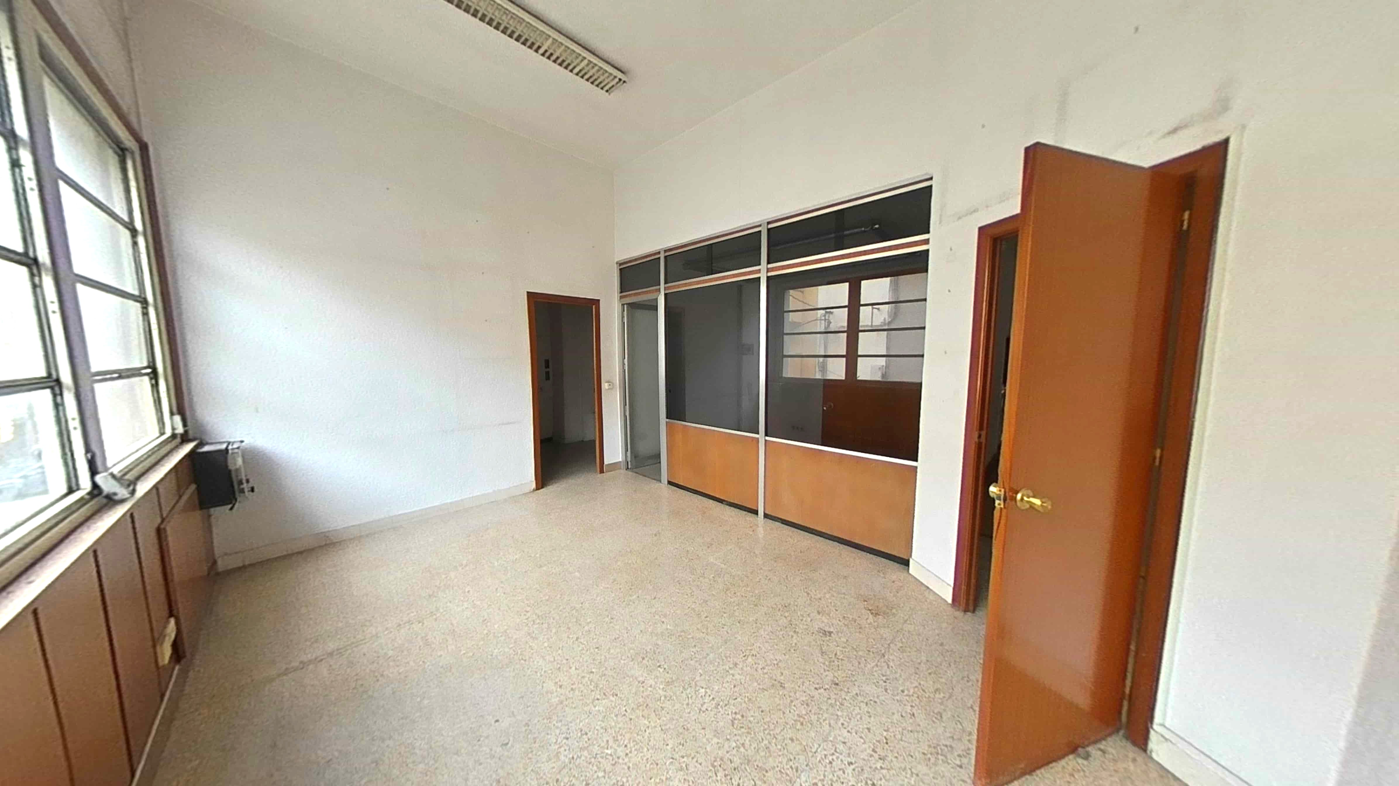 Imóvel para Recuperação em Figueres, Girona - 806m² - Image 17
