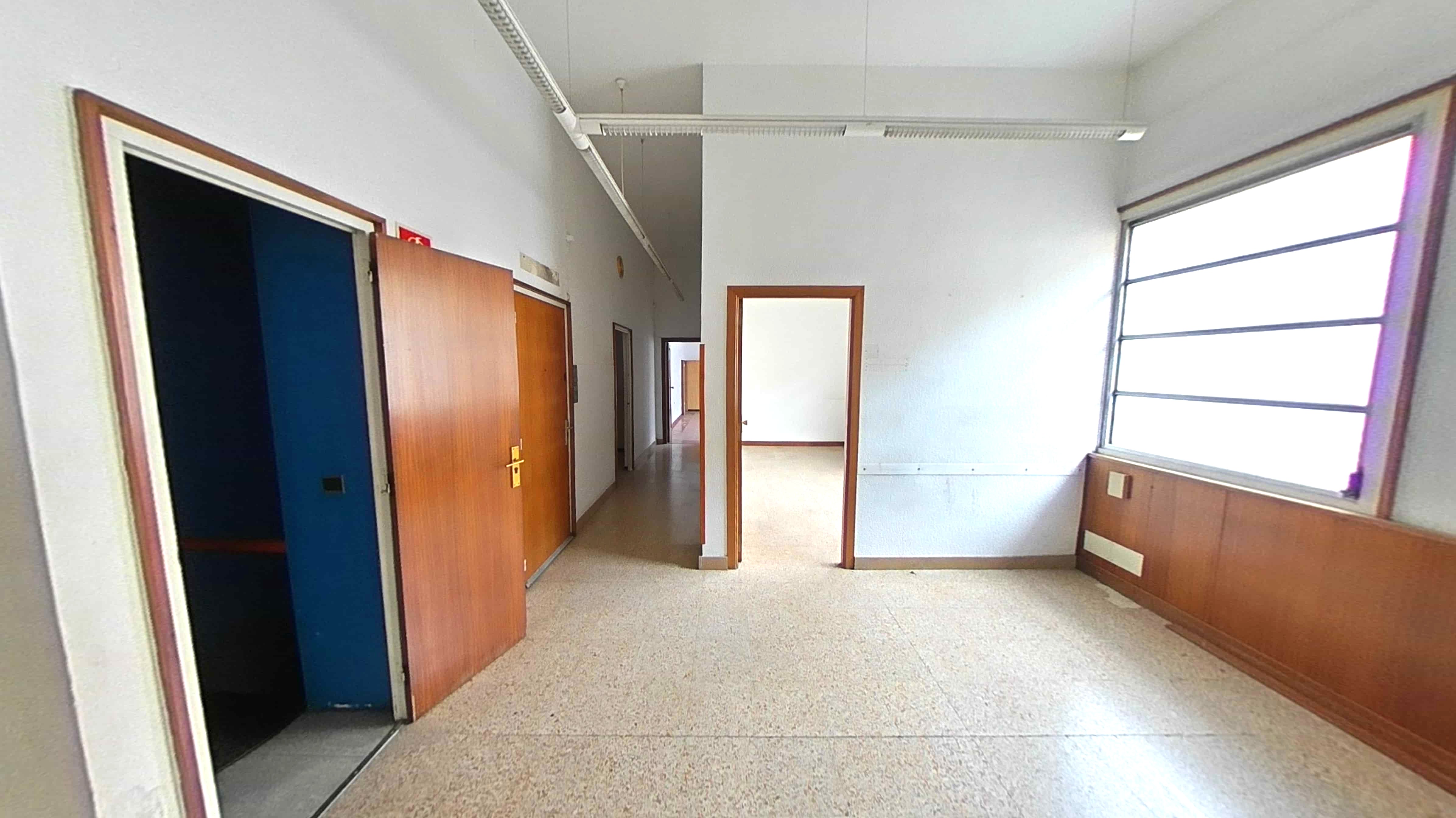 Imóvel para Recuperação em Figueres, Girona - 806m² - Image 18