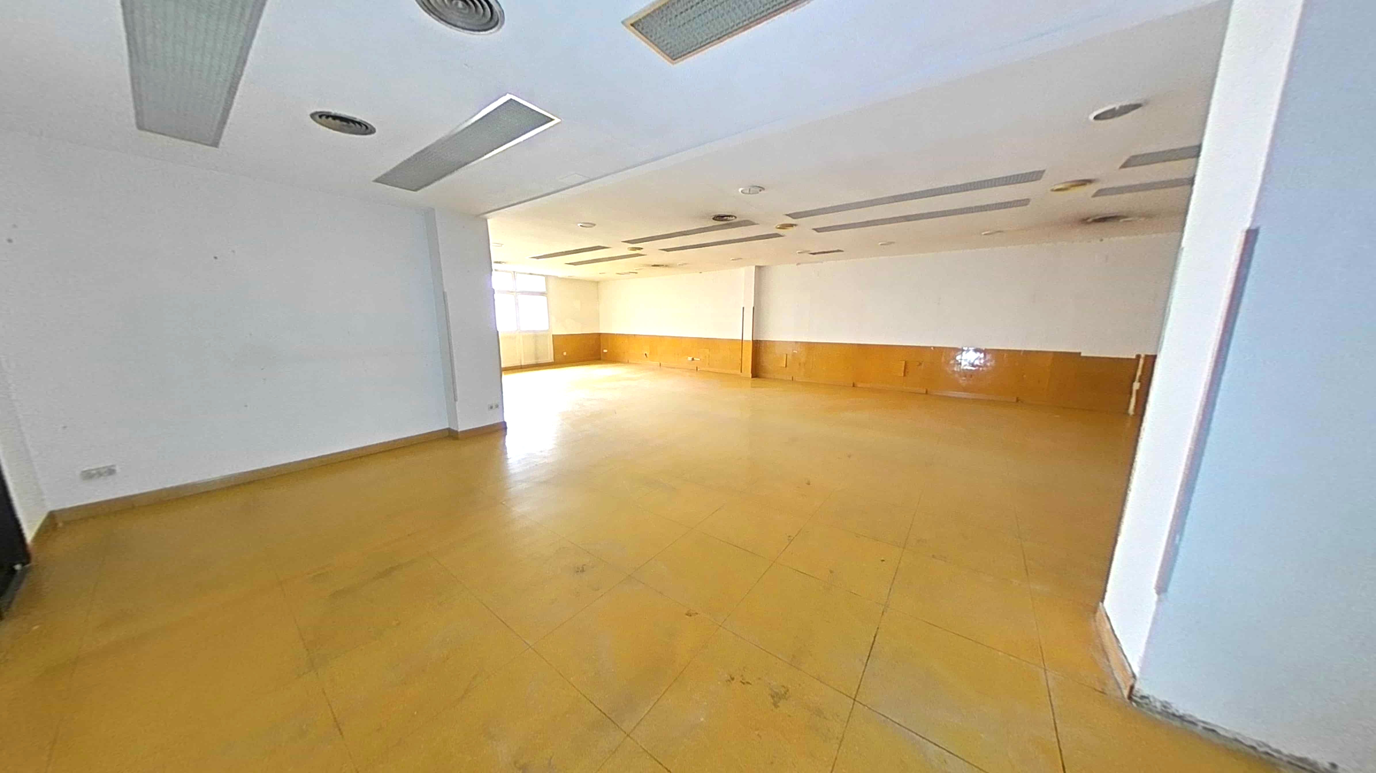 Imóvel para Recuperação em Figueres, Girona - 806m² - Image 21