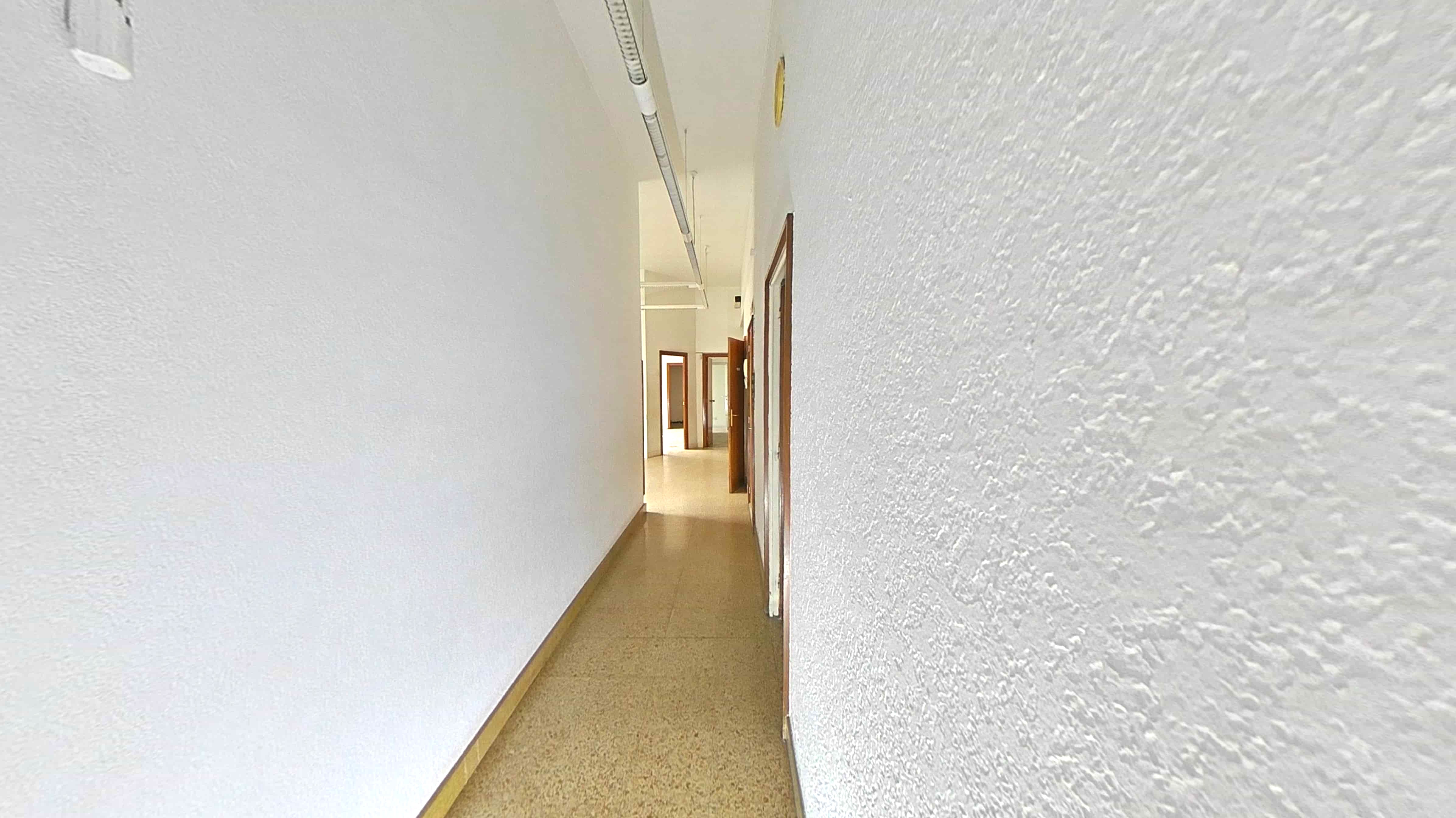 Imóvel para Recuperação em Figueres, Girona - 806m² - Image 24