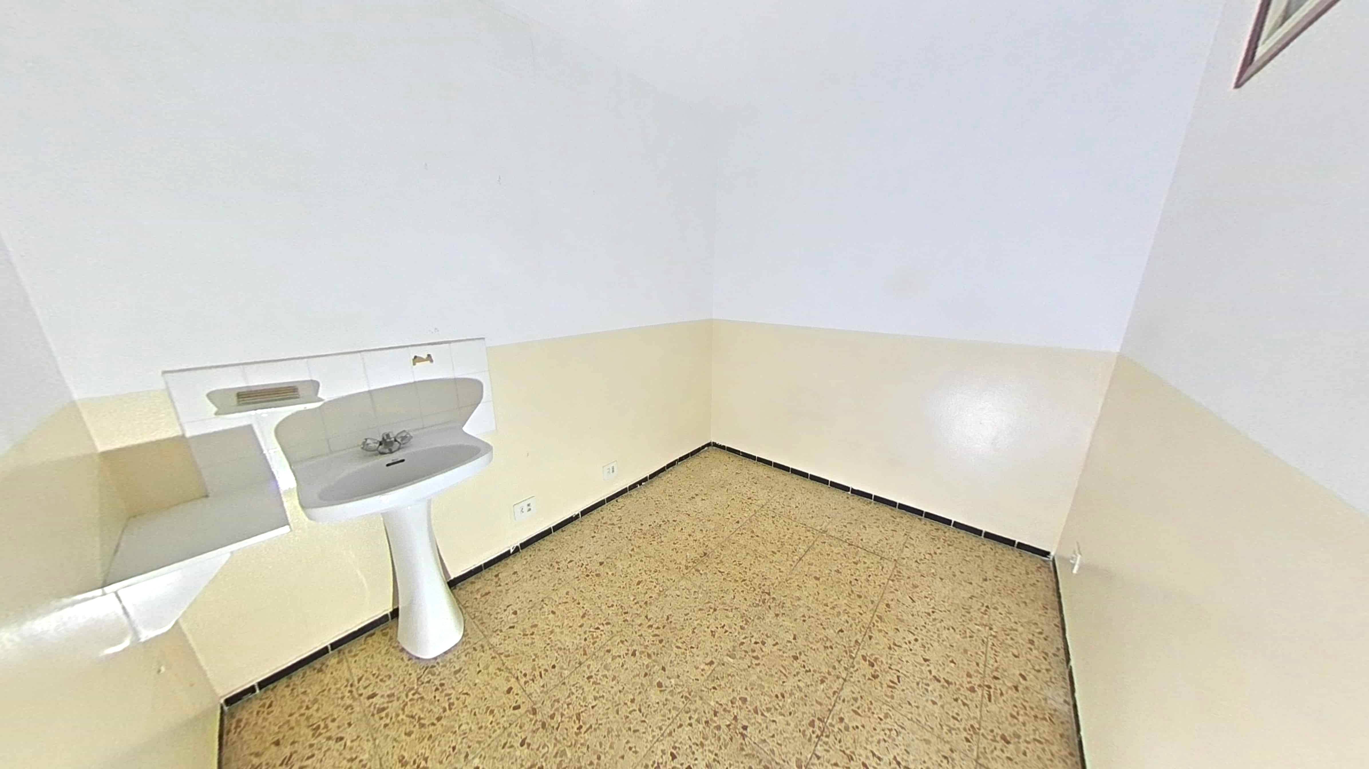 Imóvel para Recuperação em Figueres, Girona - 806m² - Image 38