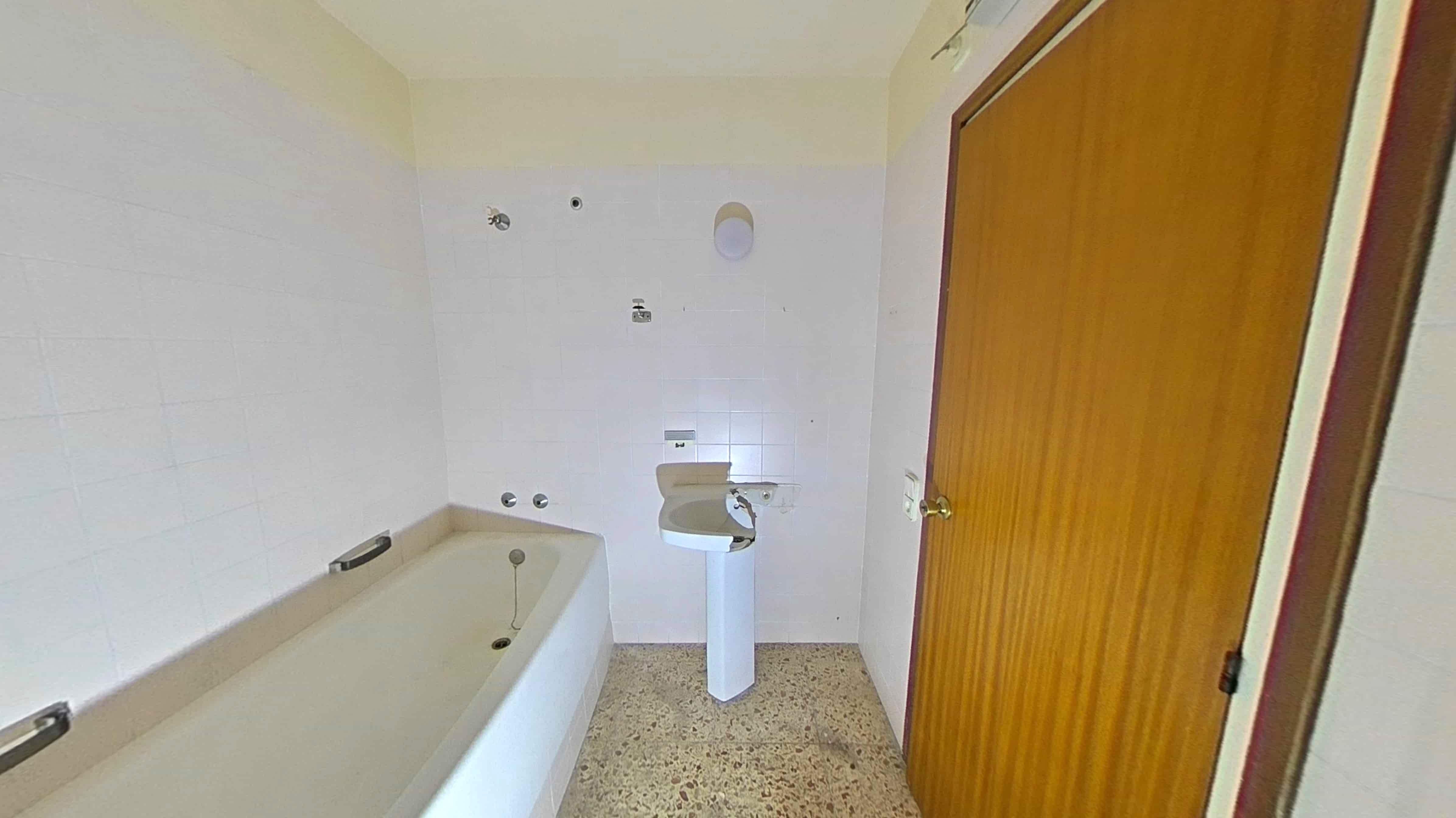 Imóvel para Recuperação em Figueres, Girona - 806m² - Image 39