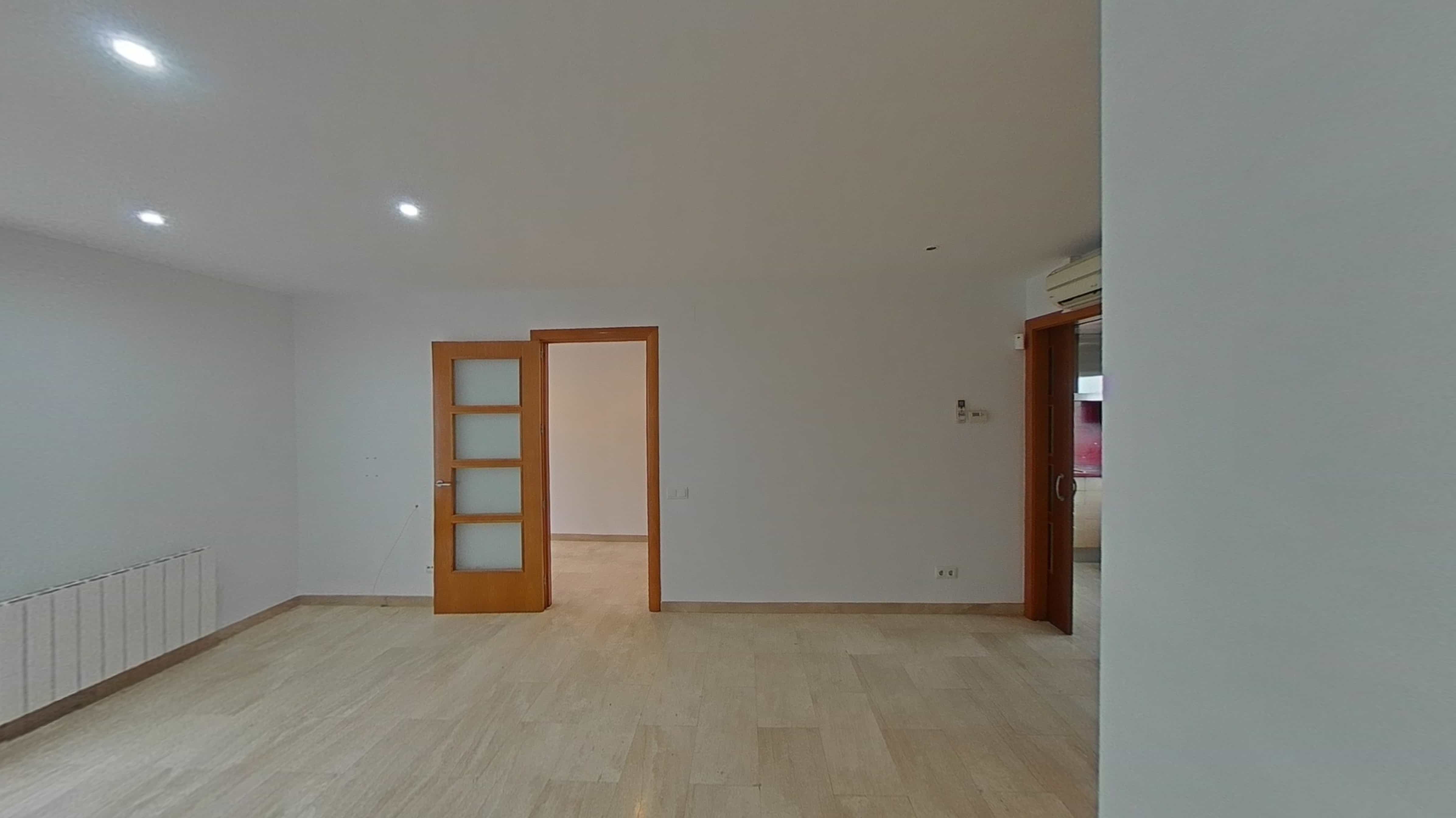 Casa Moderna em Barcelona com Terraço e Ar Condicionado - Image 3