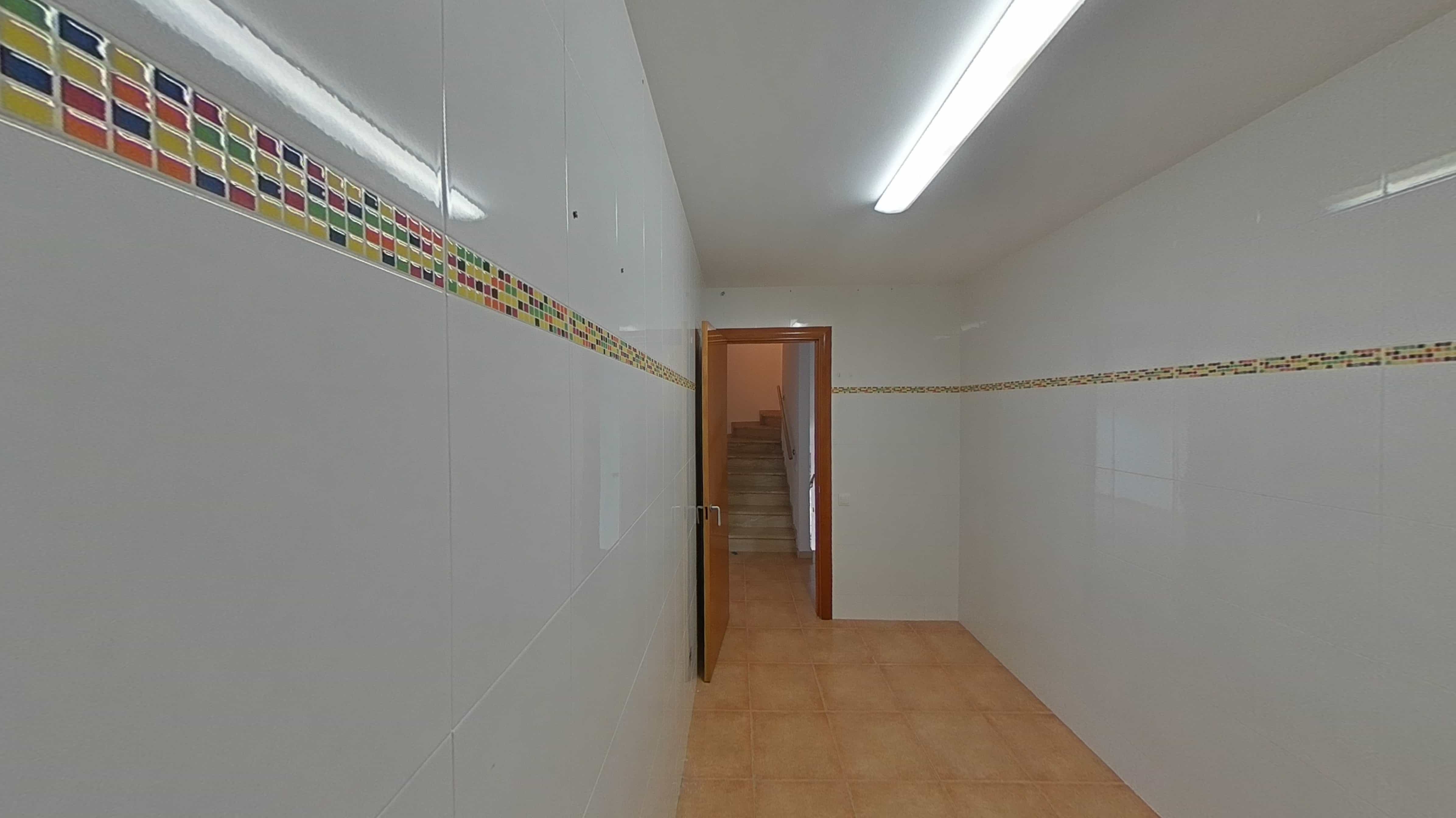 Casa Moderna em Barcelona com Terraço e Ar Condicionado - Image 11