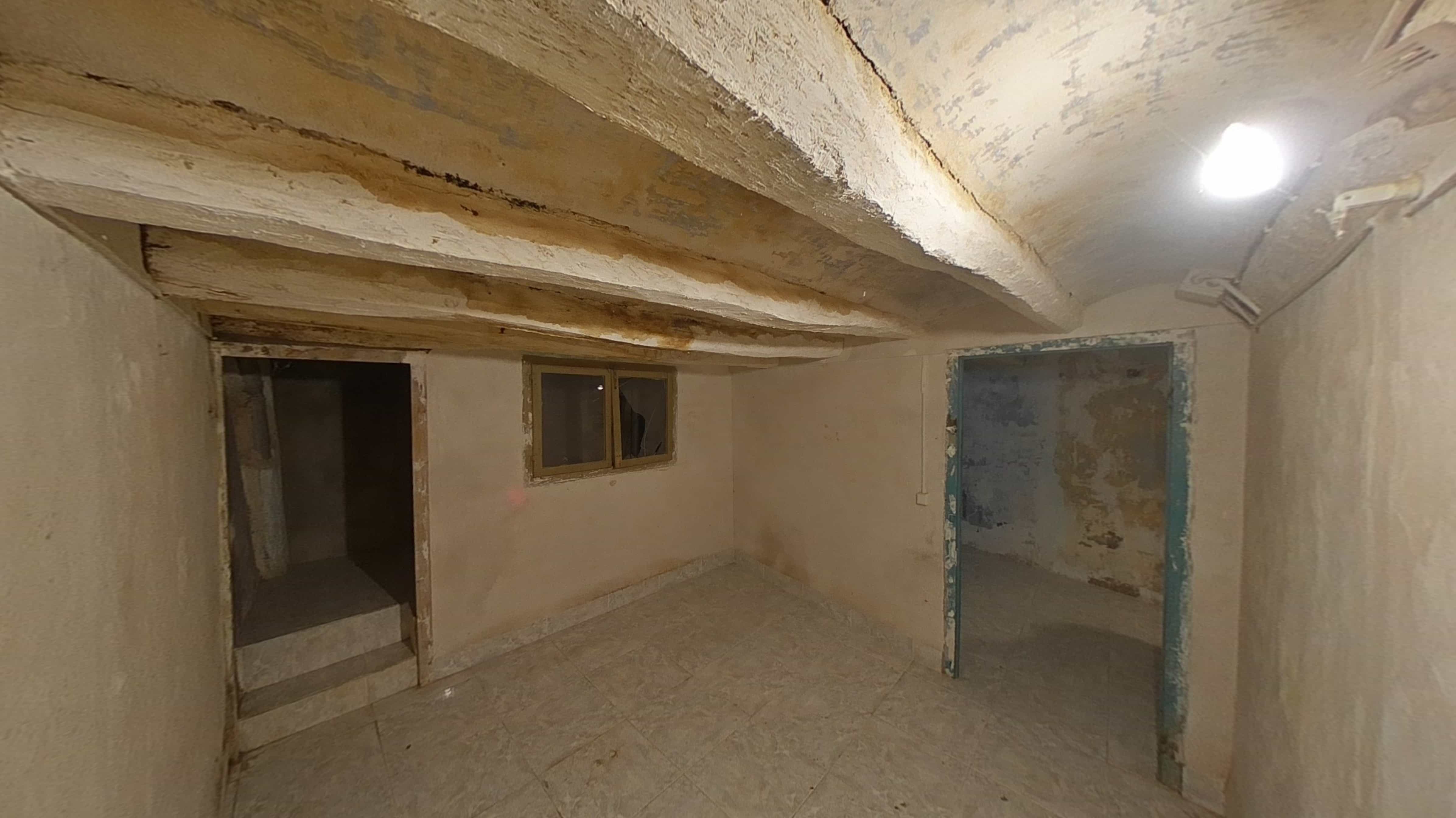- Image 33