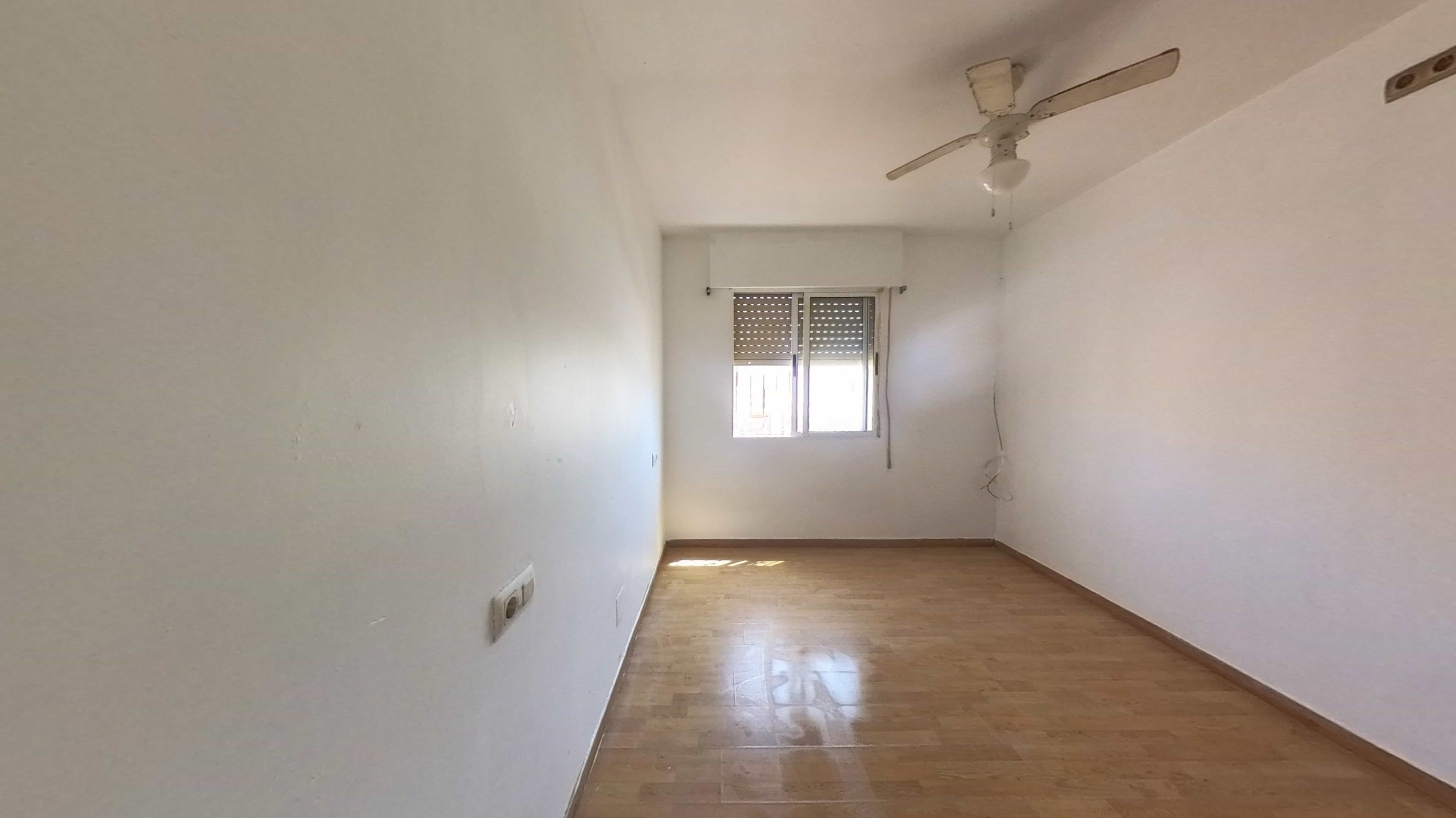 Duplex em Torrevieja, Alicante - Oportunidade de Recuperação - Image 23