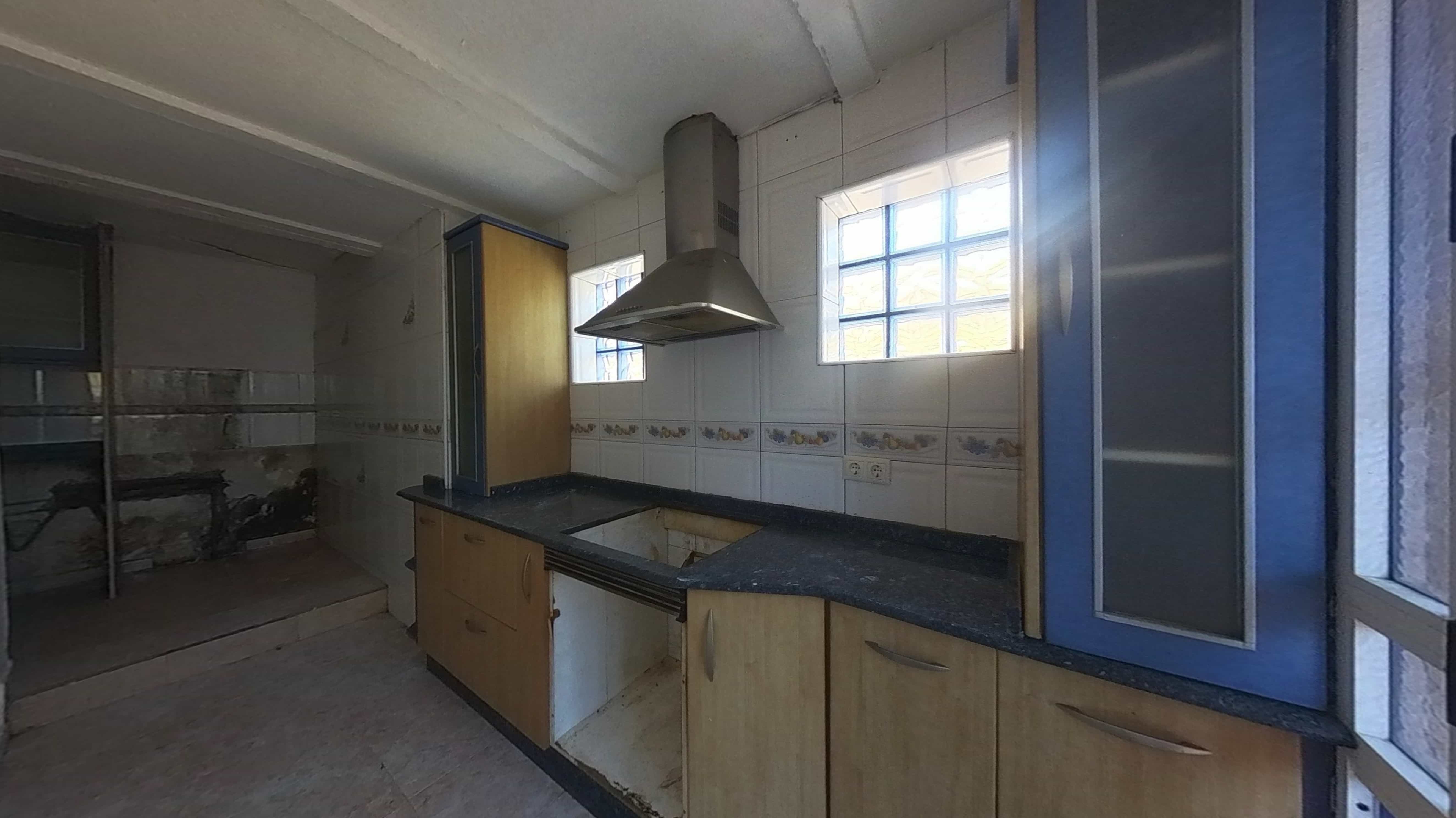 Duplex em Torrevieja, Alicante - Oportunidade de Recuperação - Image 11