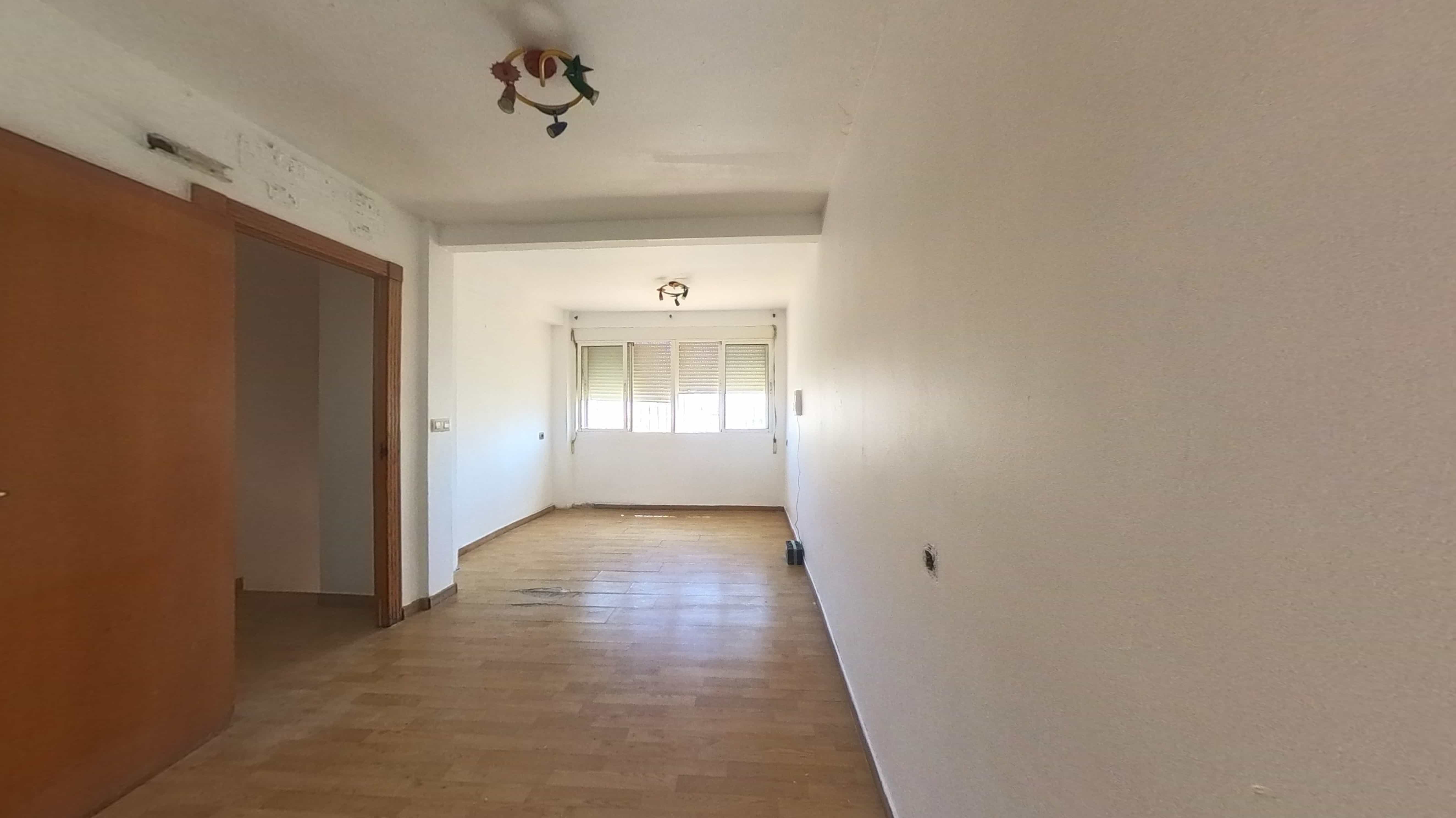 Duplex em Torrevieja, Alicante - Oportunidade de Recuperação - Image 17
