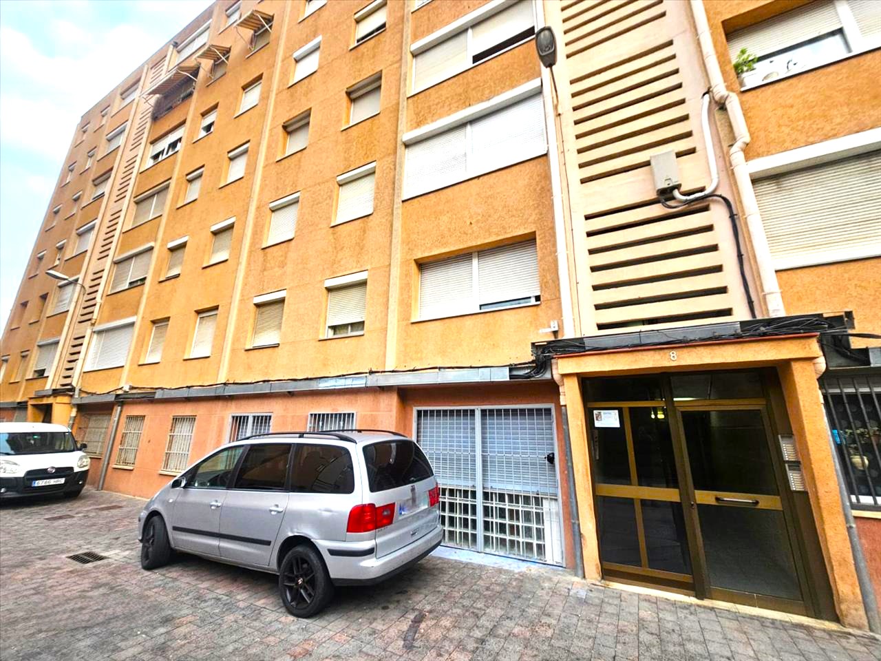 Urbanización PINAR nº 8 - Planta: 3 | Escalera B | Puerta 1, Rubí