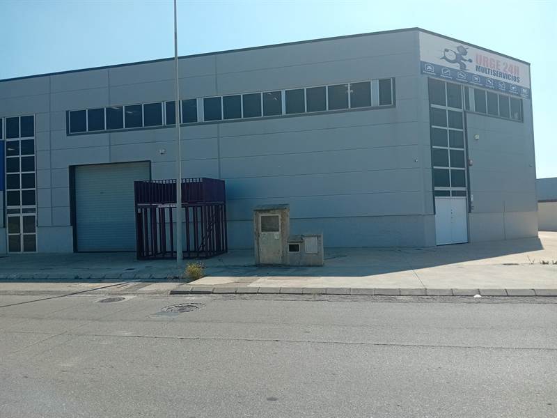 Nave industrial en Dels Almogavers