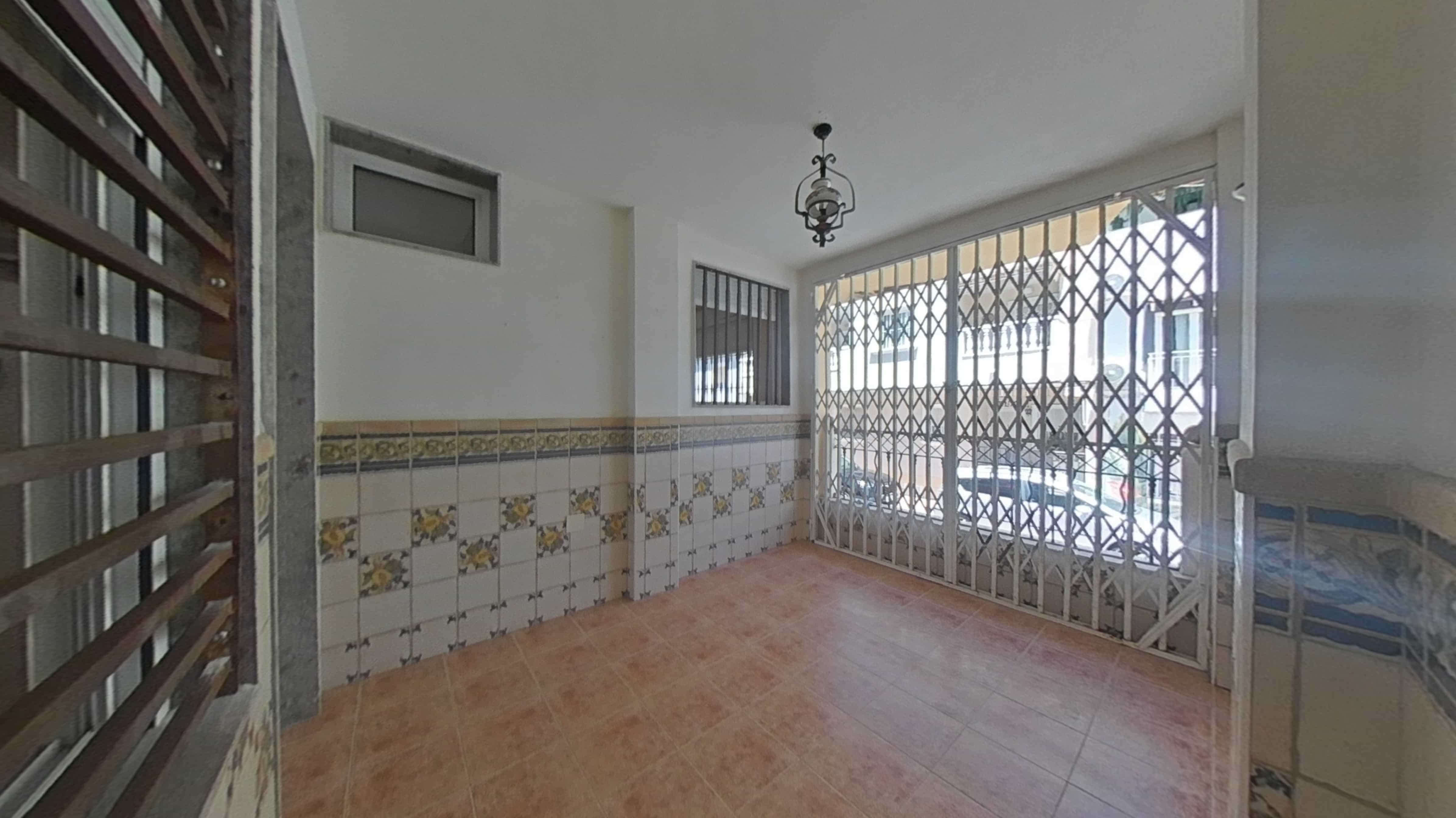 Espaçoso Apartamento T3 em Torrevieja, Alicante - Image 11