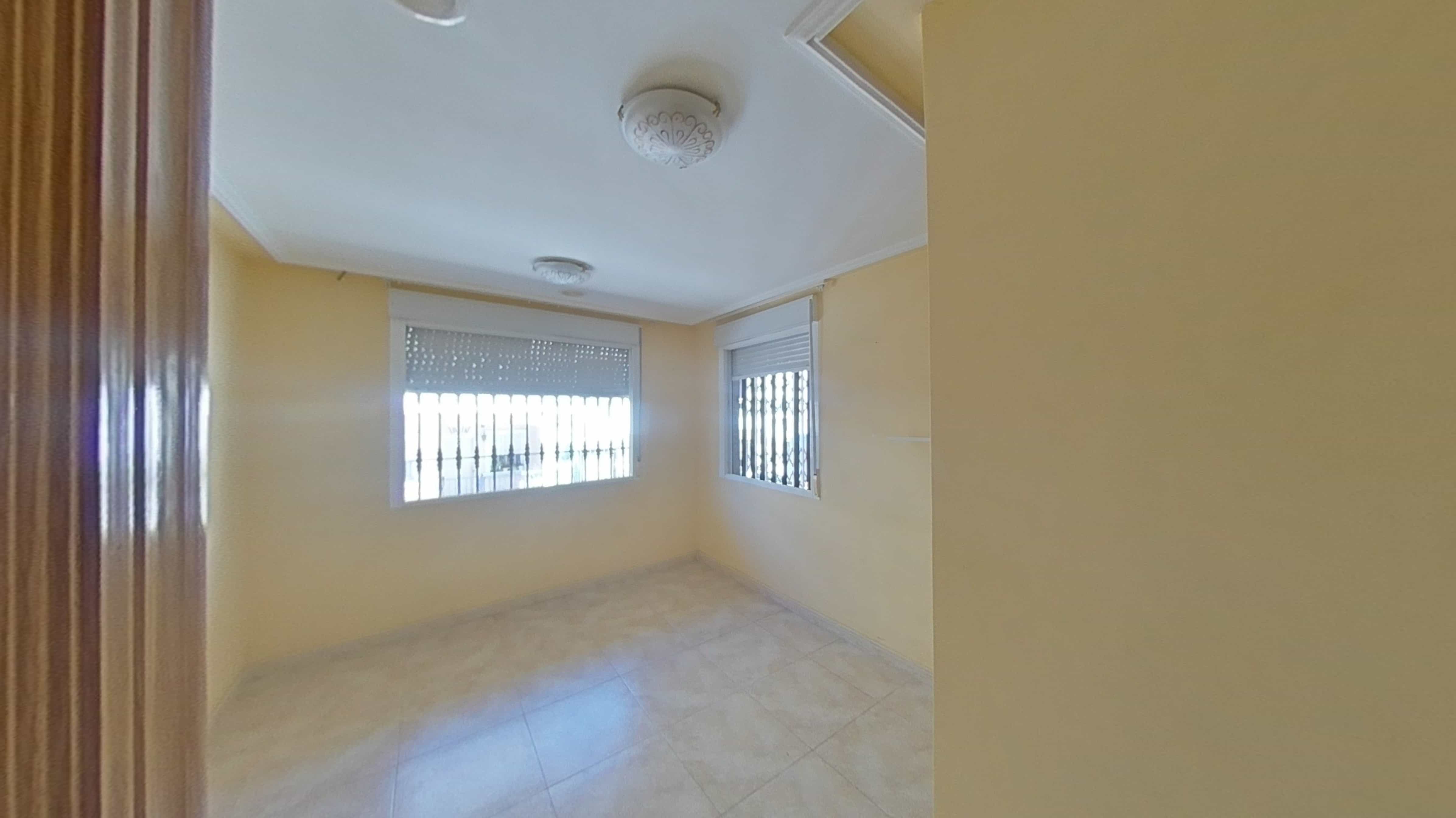 Espaçoso Apartamento T3 em Torrevieja, Alicante - Image 27