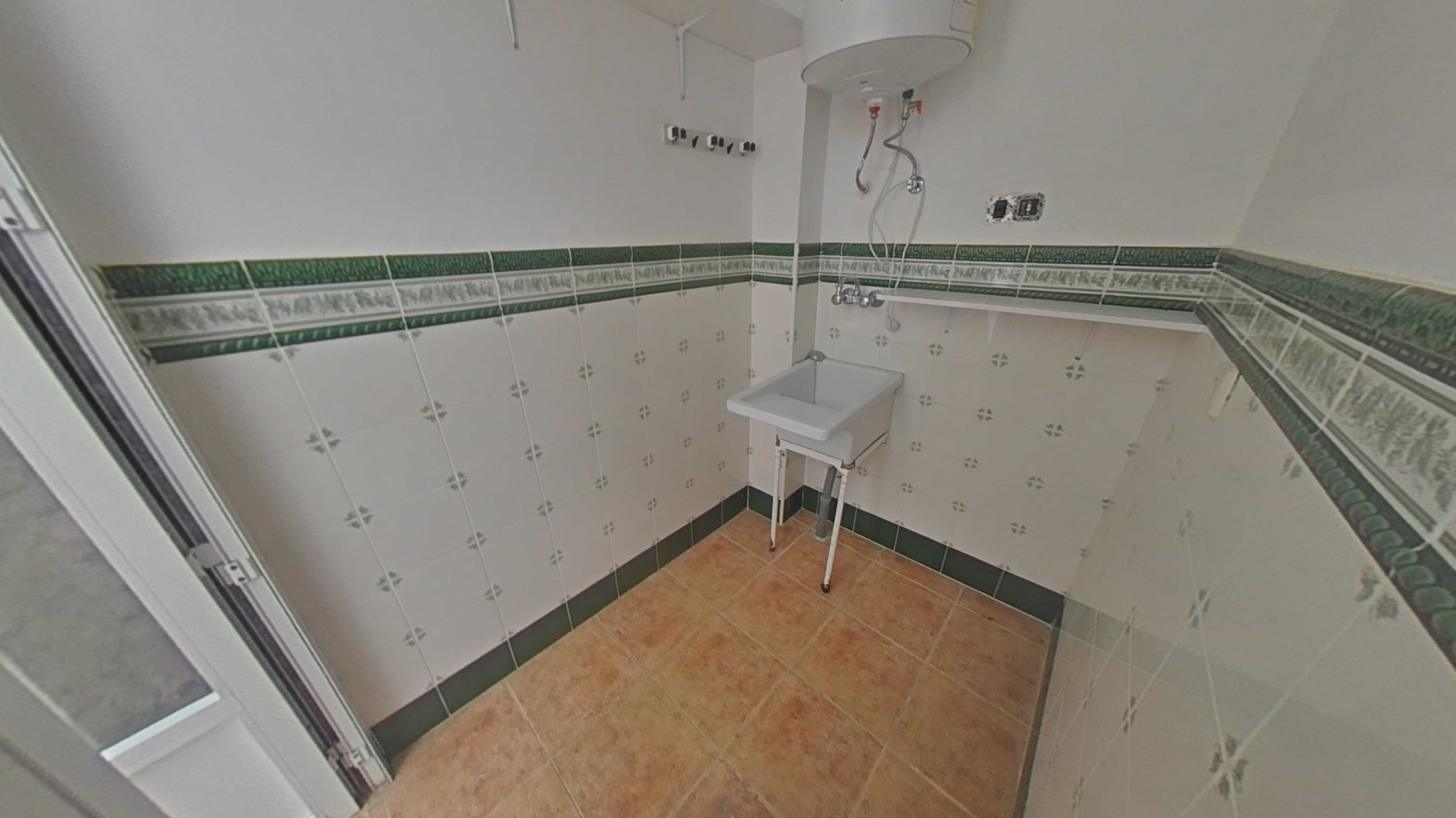Espaçoso Apartamento T3 em Torrevieja, Alicante - Image 19