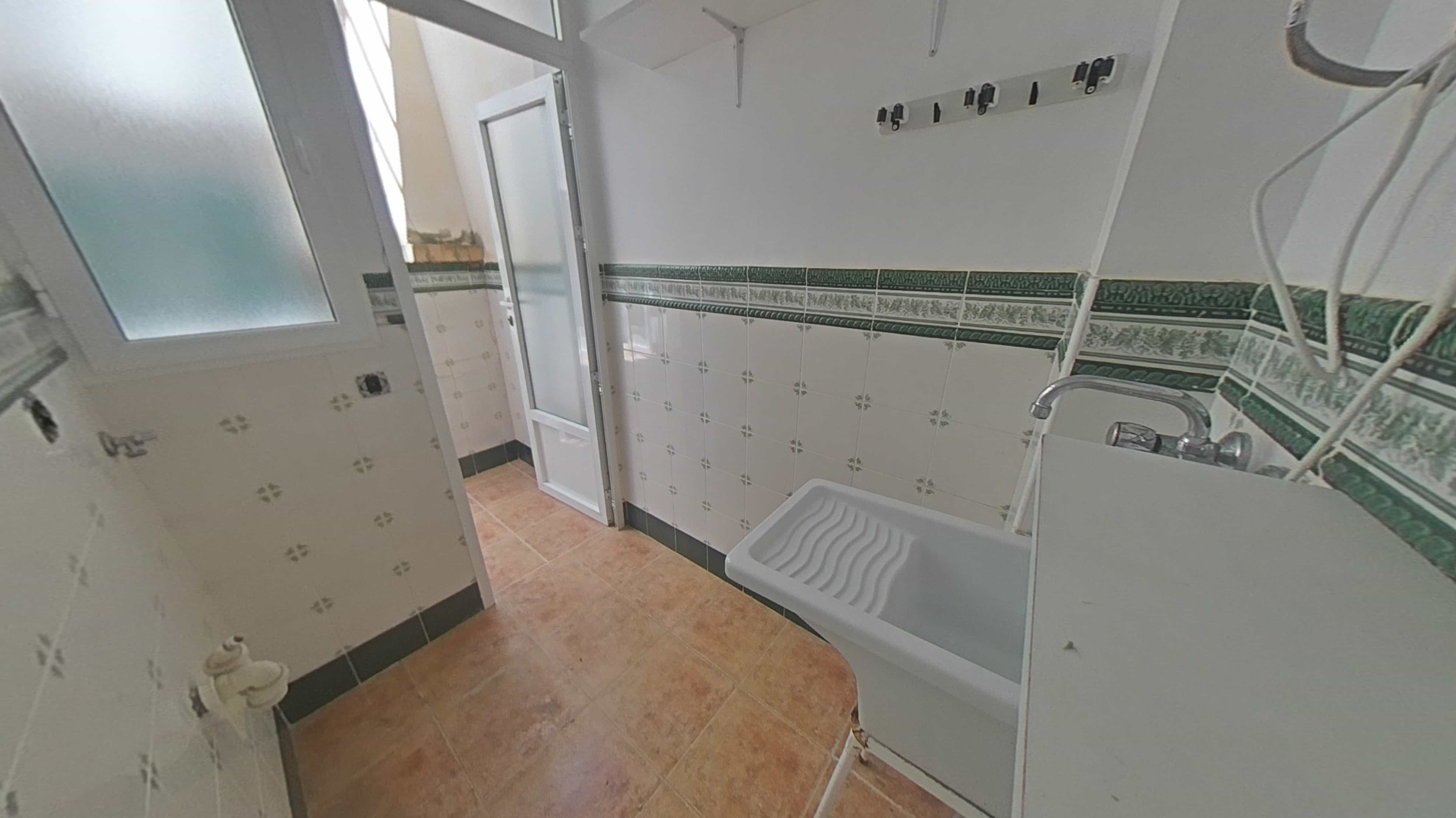 Espaçoso Apartamento T3 em Torrevieja, Alicante - Image 20