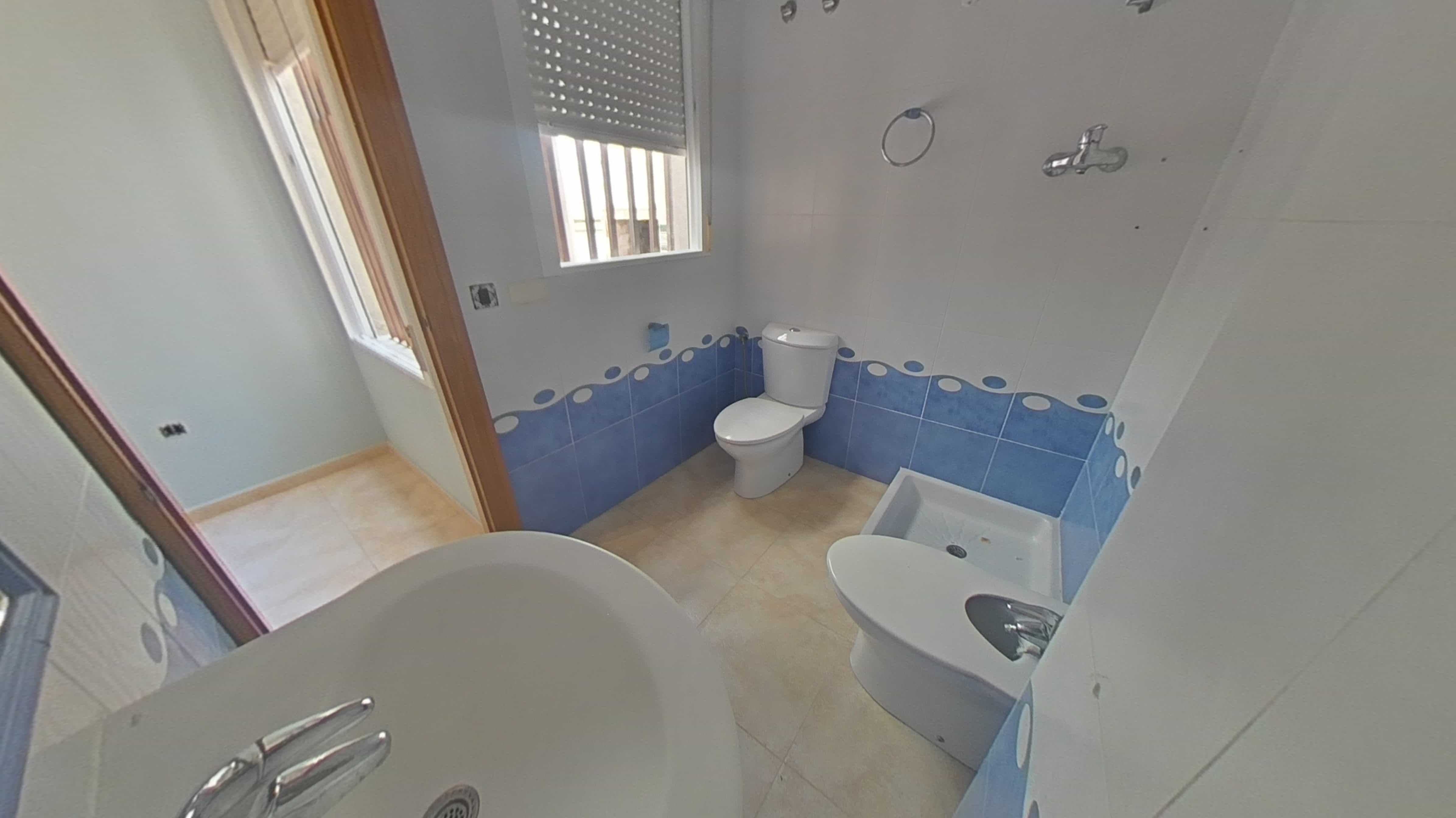 Espaçoso Apartamento T3 em Torrevieja, Alicante - Image 47