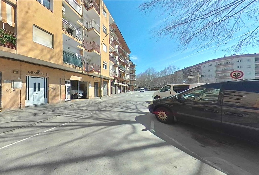 - Image 3
