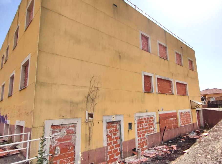 Edificio en Castillo Escalona