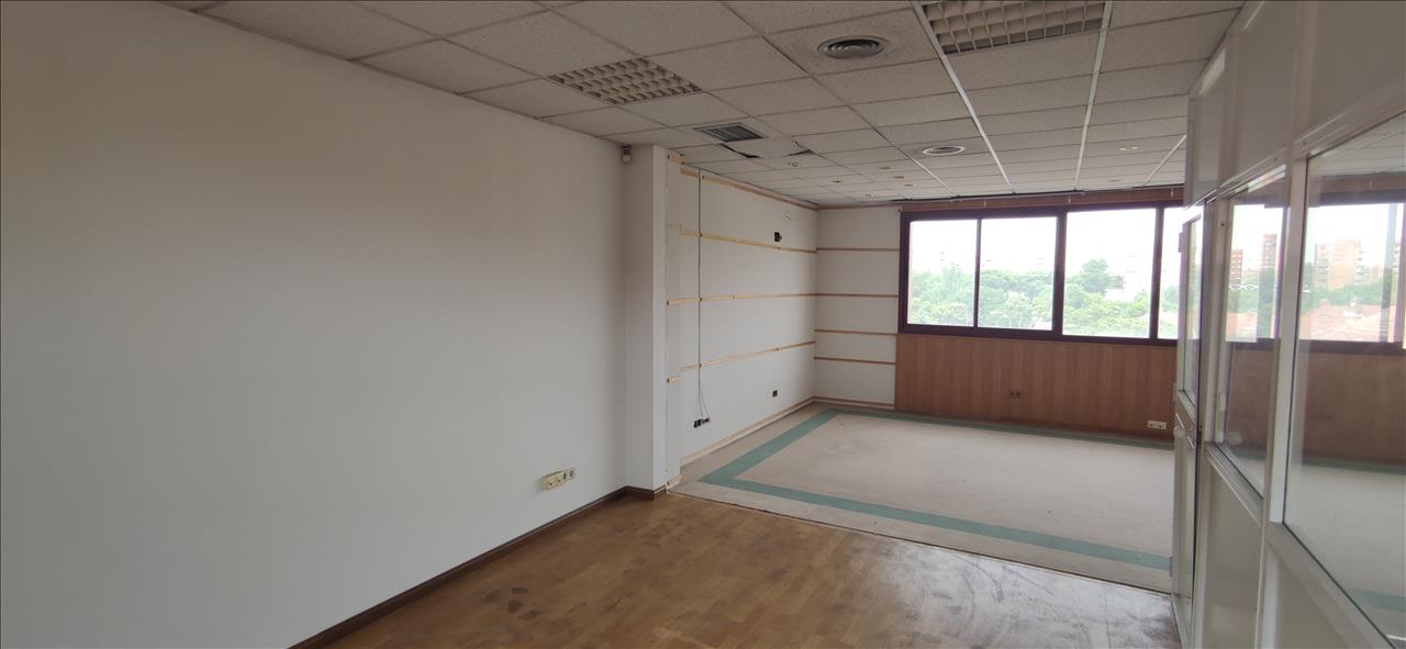  - Image 3