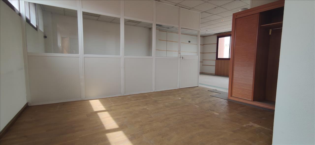  - Image 10