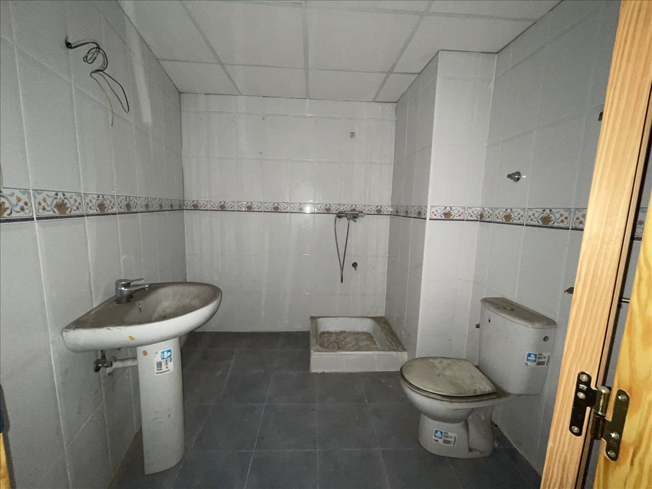  - Image 9