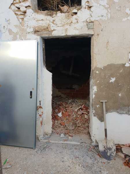  - Image 3