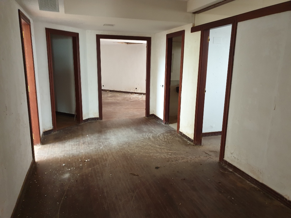 Espaçosa Propriedade para Recuperação em Girona - 320m² - Image 10