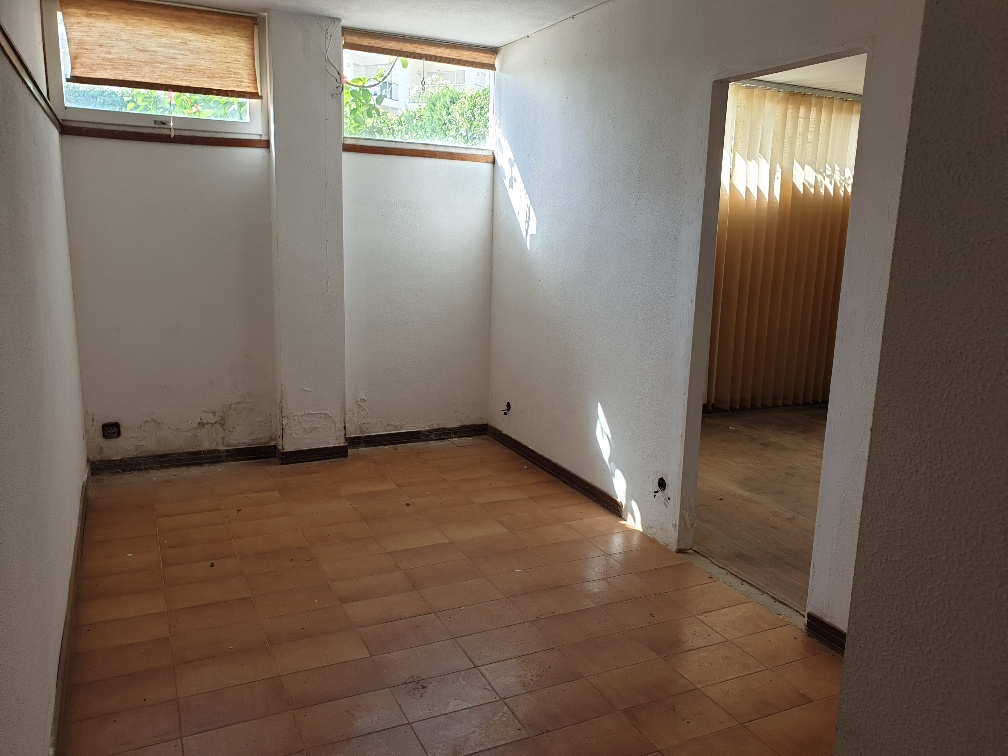 Espaçosa Propriedade para Recuperação em Girona - 320m² - Image 8