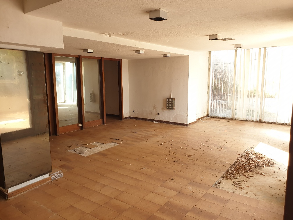 Espaçosa Propriedade para Recuperação em Girona - 320m² - Image 3